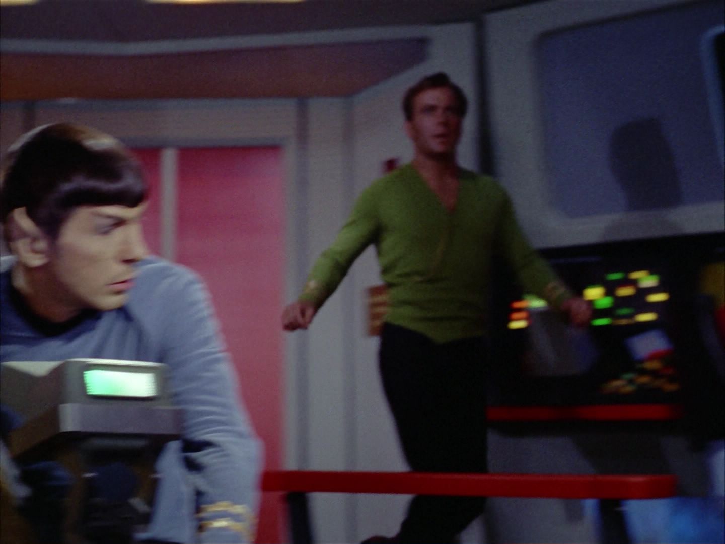 ariane179254_StarTrek_2x06_TheDoomsdayMachine_3287.jpg
