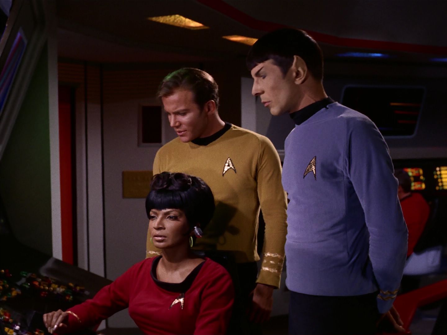ariane179254_StarTrek_2x07_Catspaw_0021.jpg