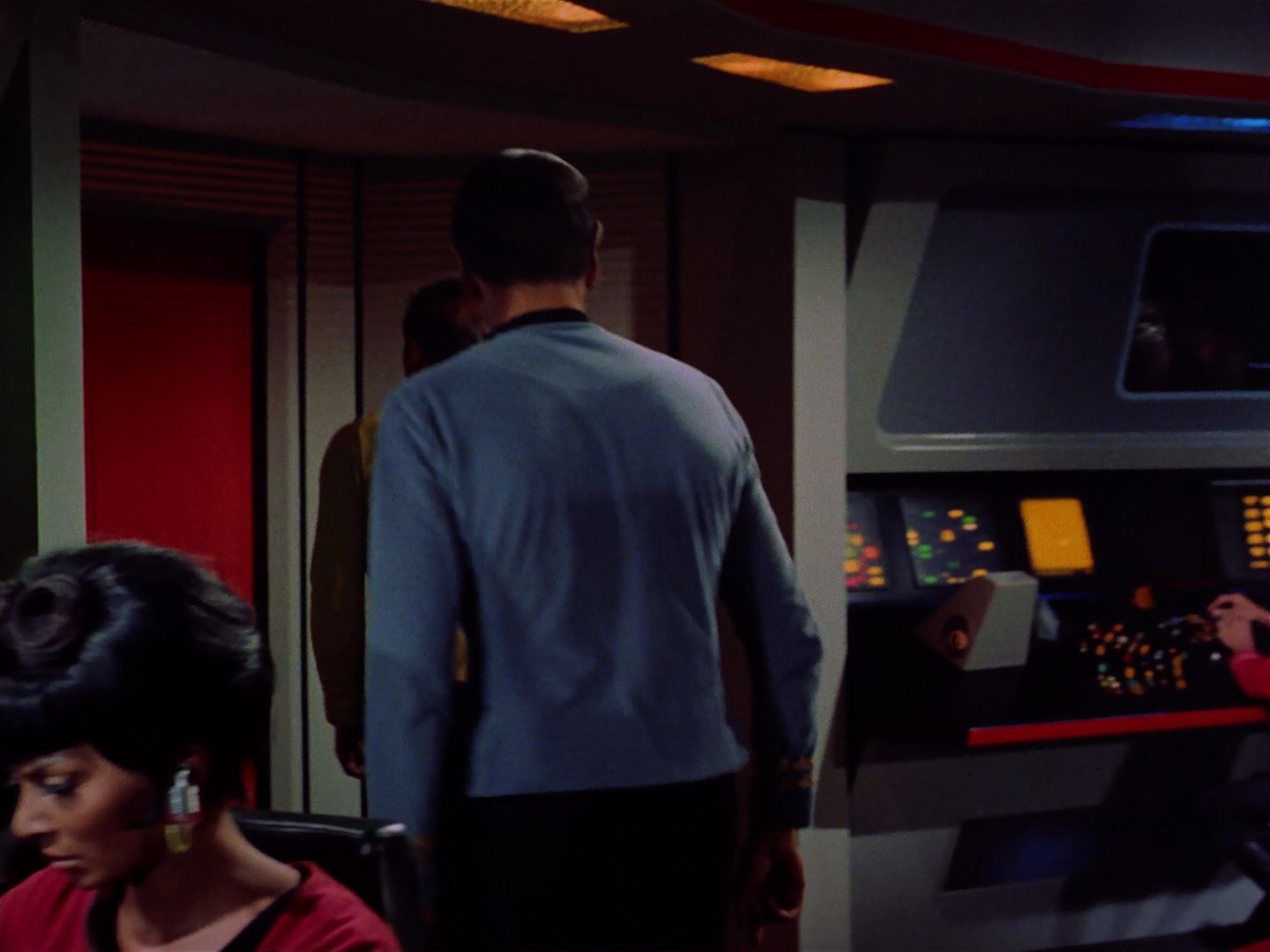 ariane179254_StarTrek_2x07_Catspaw_0066.jpg