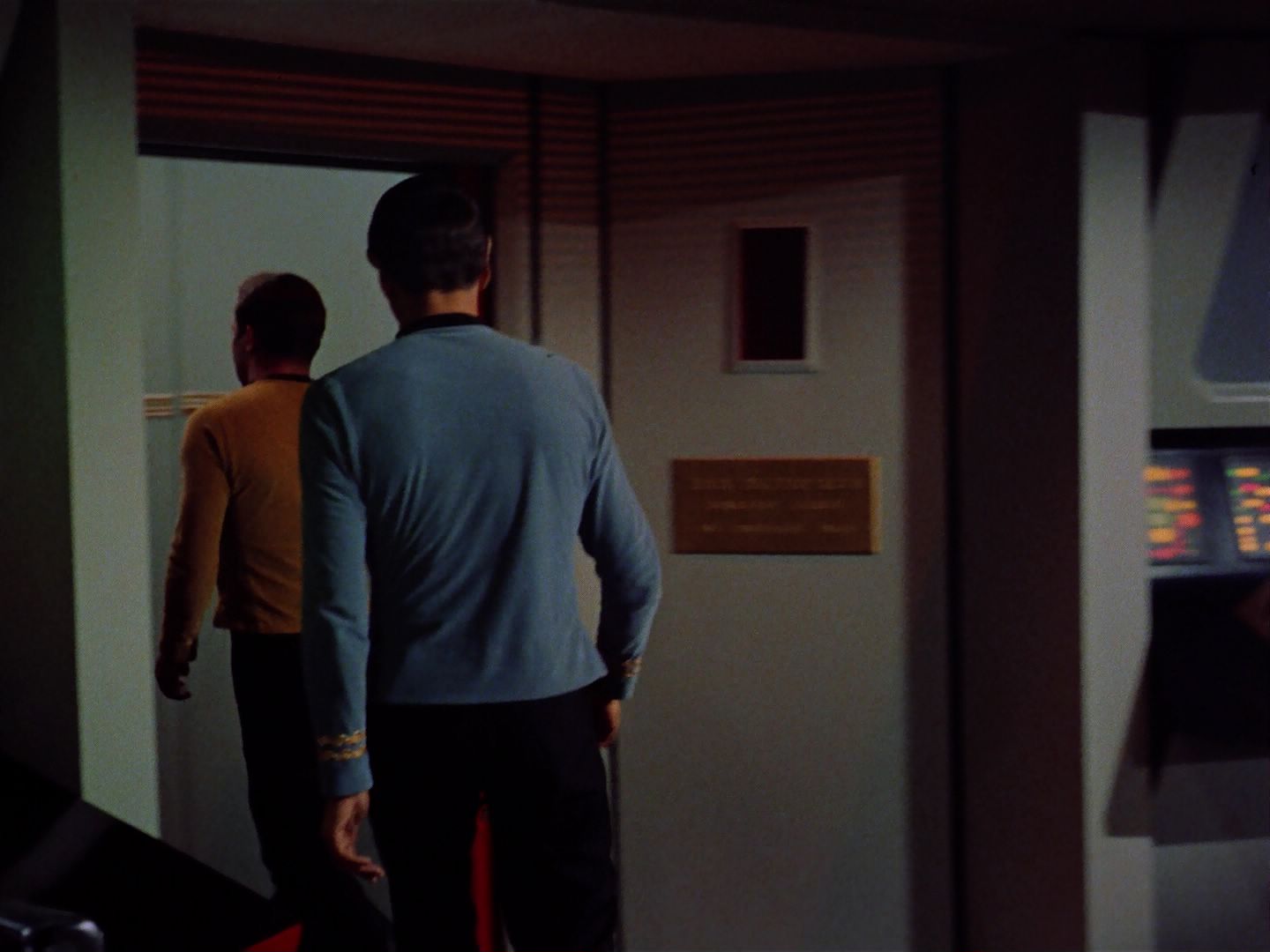 ariane179254_StarTrek_2x07_Catspaw_0067.jpg