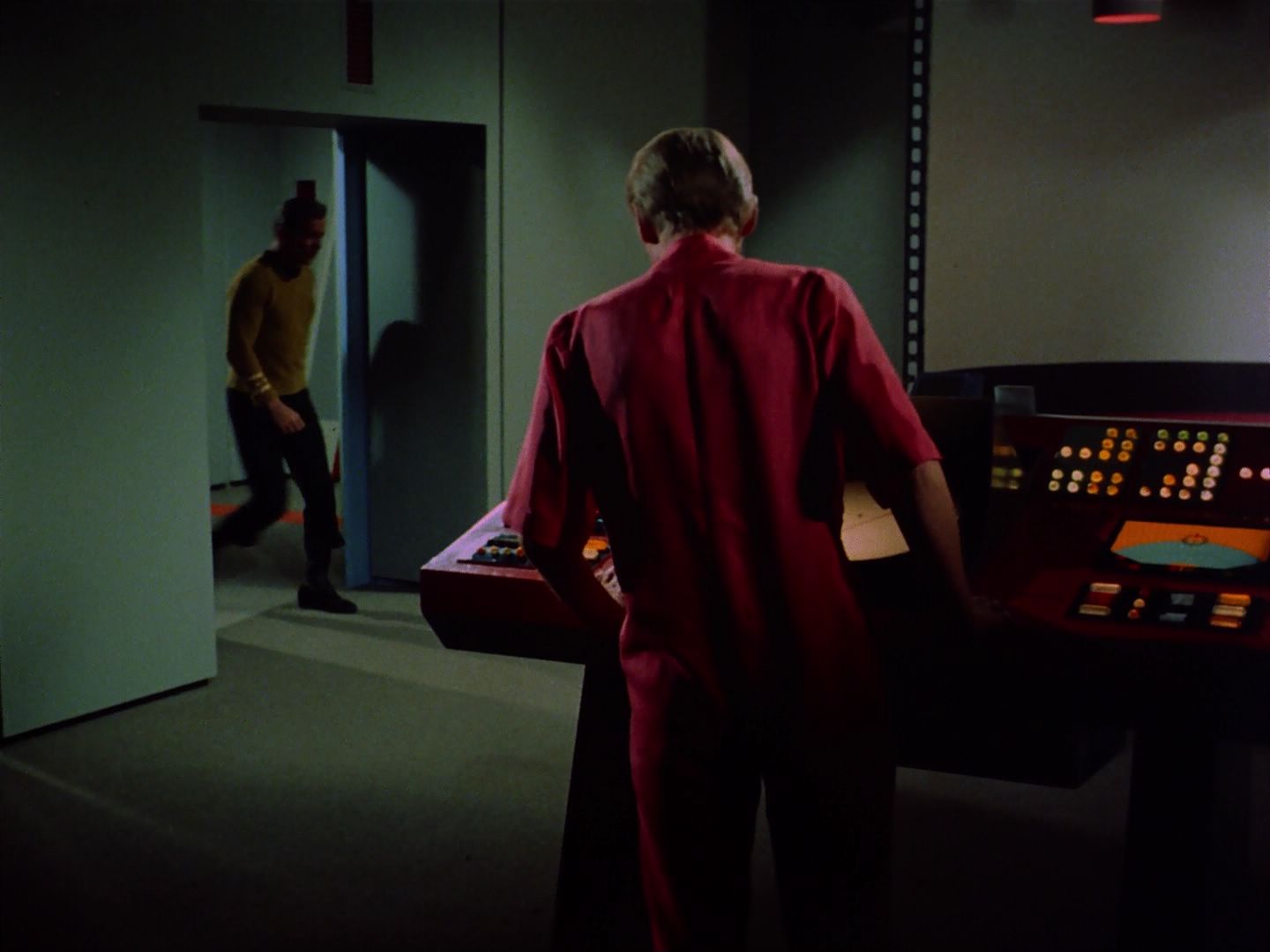 ariane179254_StarTrek_2x07_Catspaw_0074.jpg