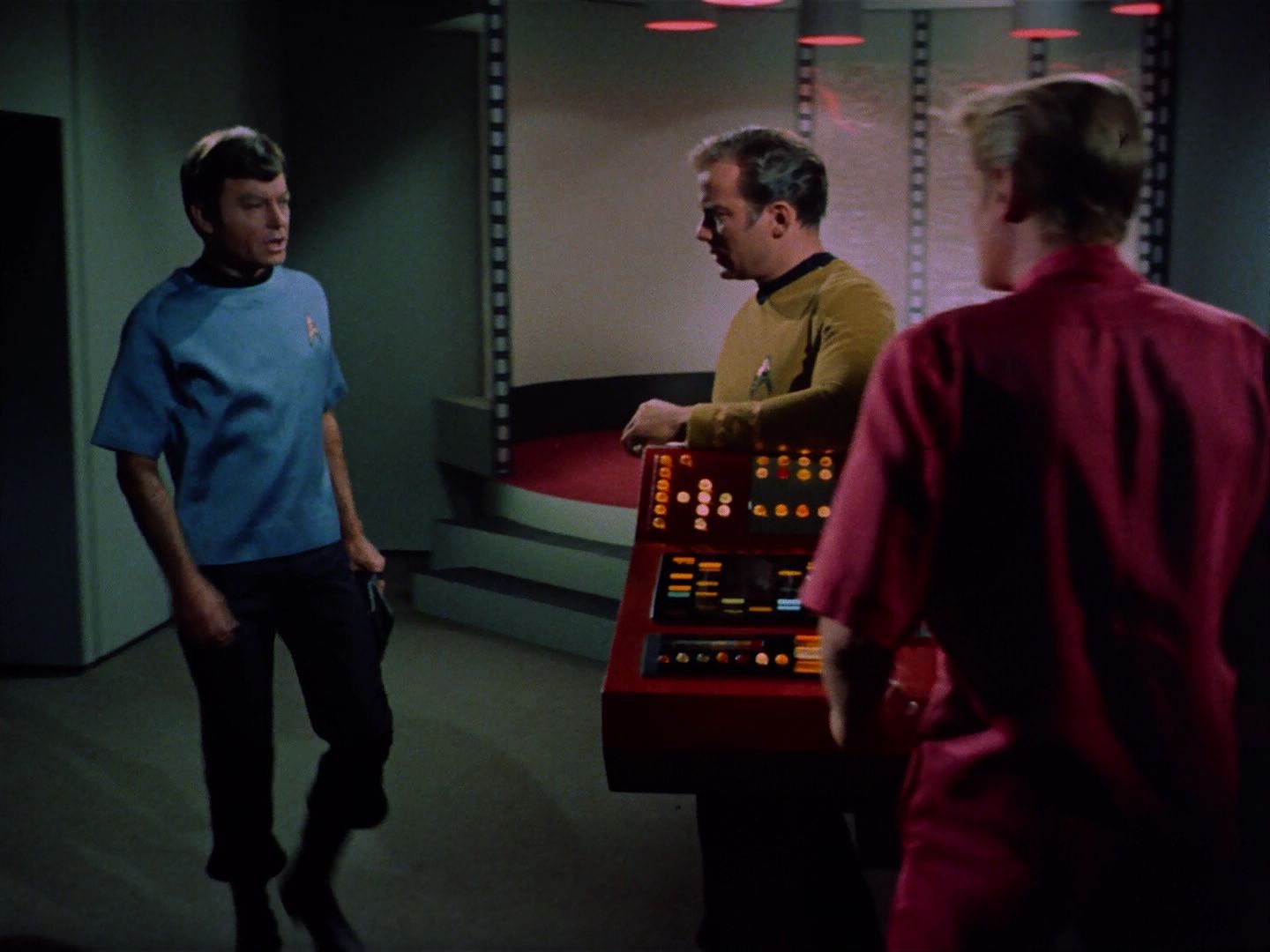ariane179254_StarTrek_2x07_Catspaw_0081.jpg