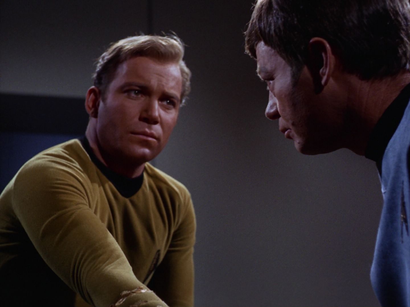 ariane179254_StarTrek_2x07_Catspaw_0106.jpg