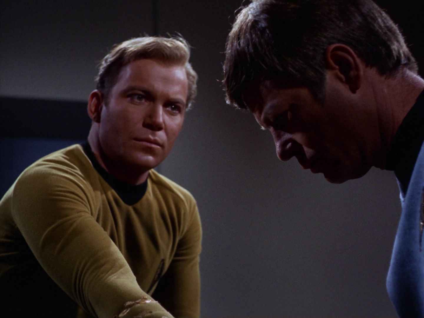 ariane179254_StarTrek_2x07_Catspaw_0112.jpg