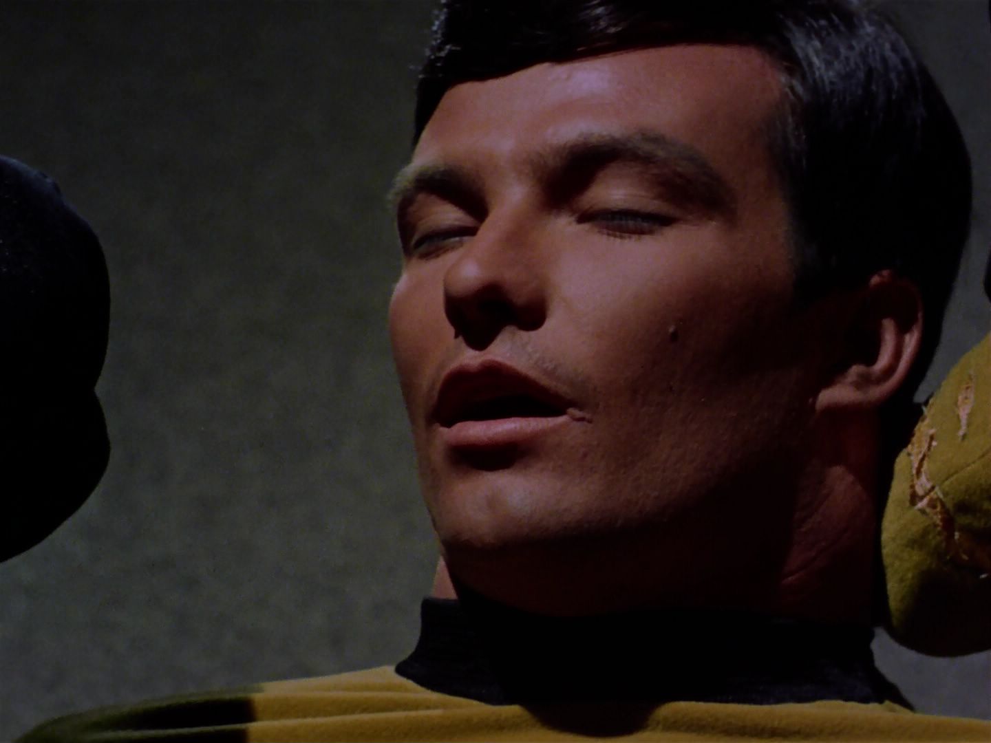 ariane179254_StarTrek_2x07_Catspaw_0120.jpg