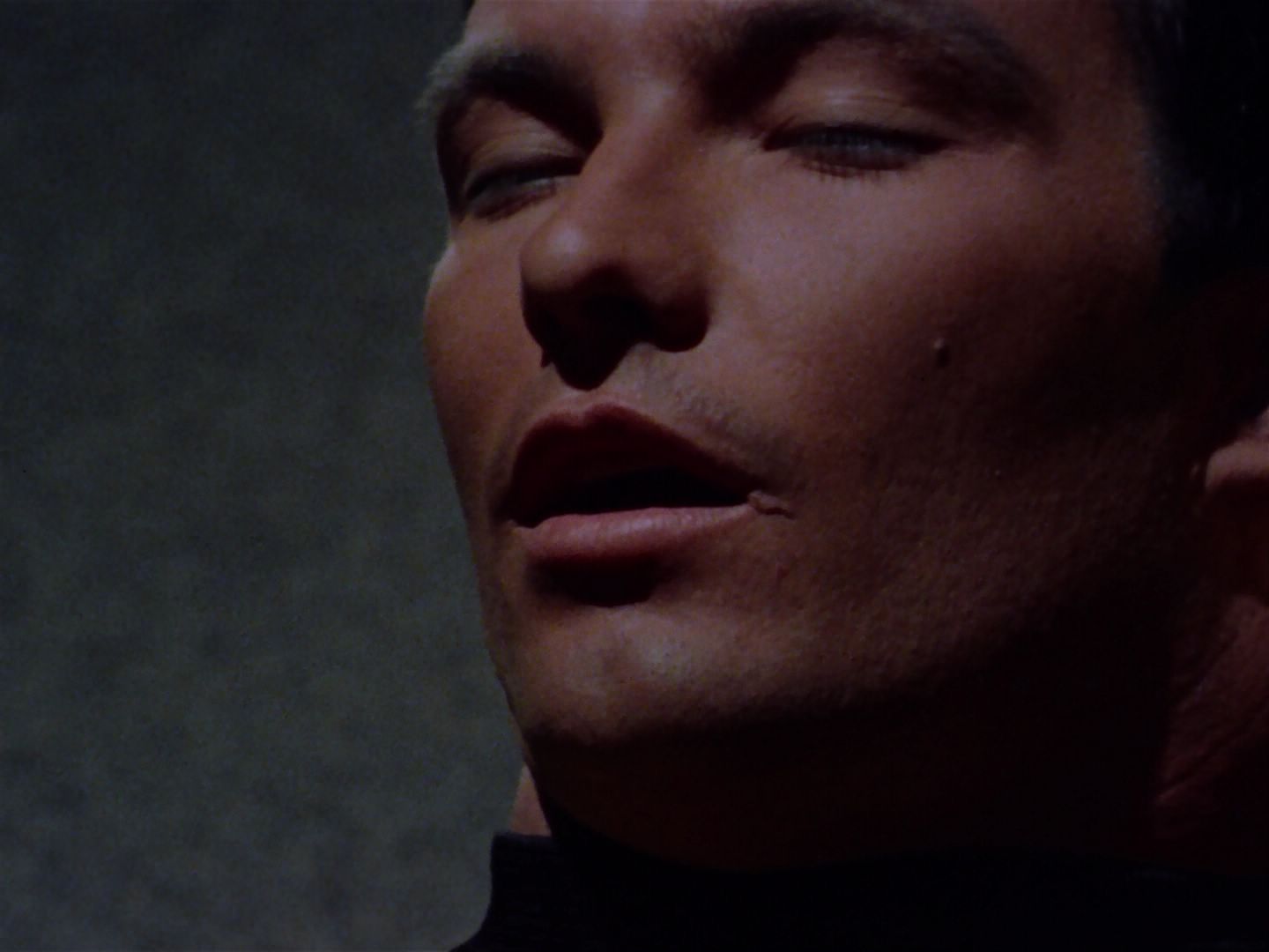 ariane179254_StarTrek_2x07_Catspaw_0125.jpg