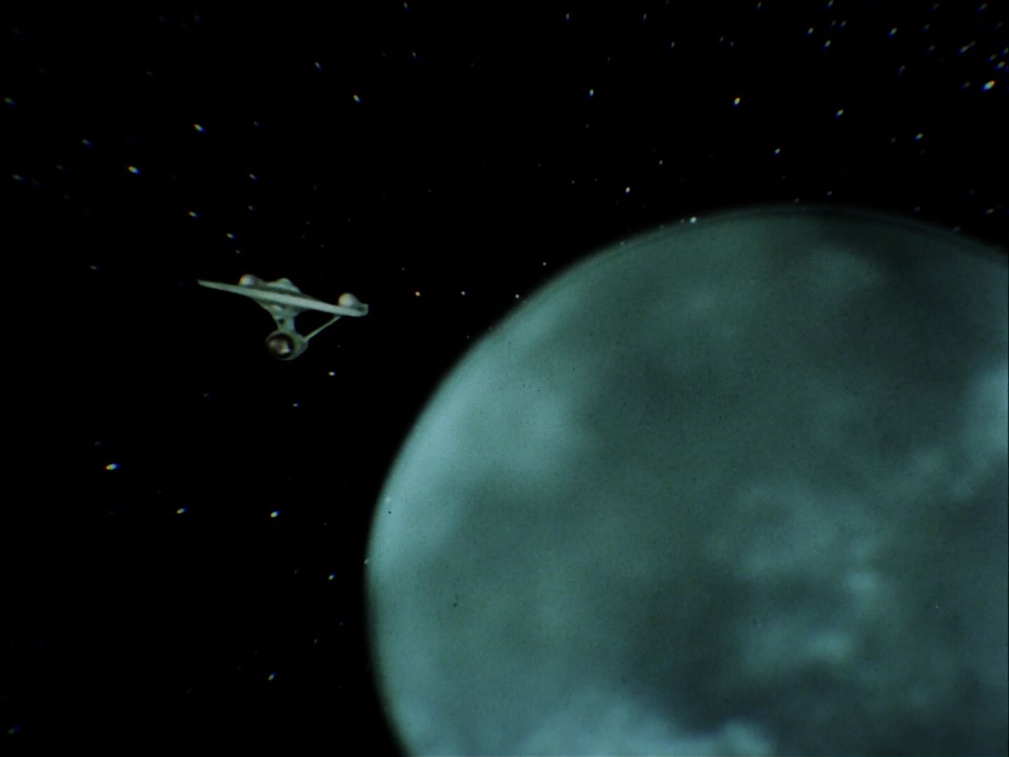 ariane179254_StarTrek_2x07_Catspaw_0207.jpg