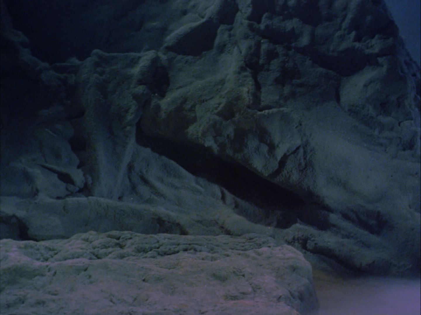 ariane179254_StarTrek_2x07_Catspaw_0235.jpg