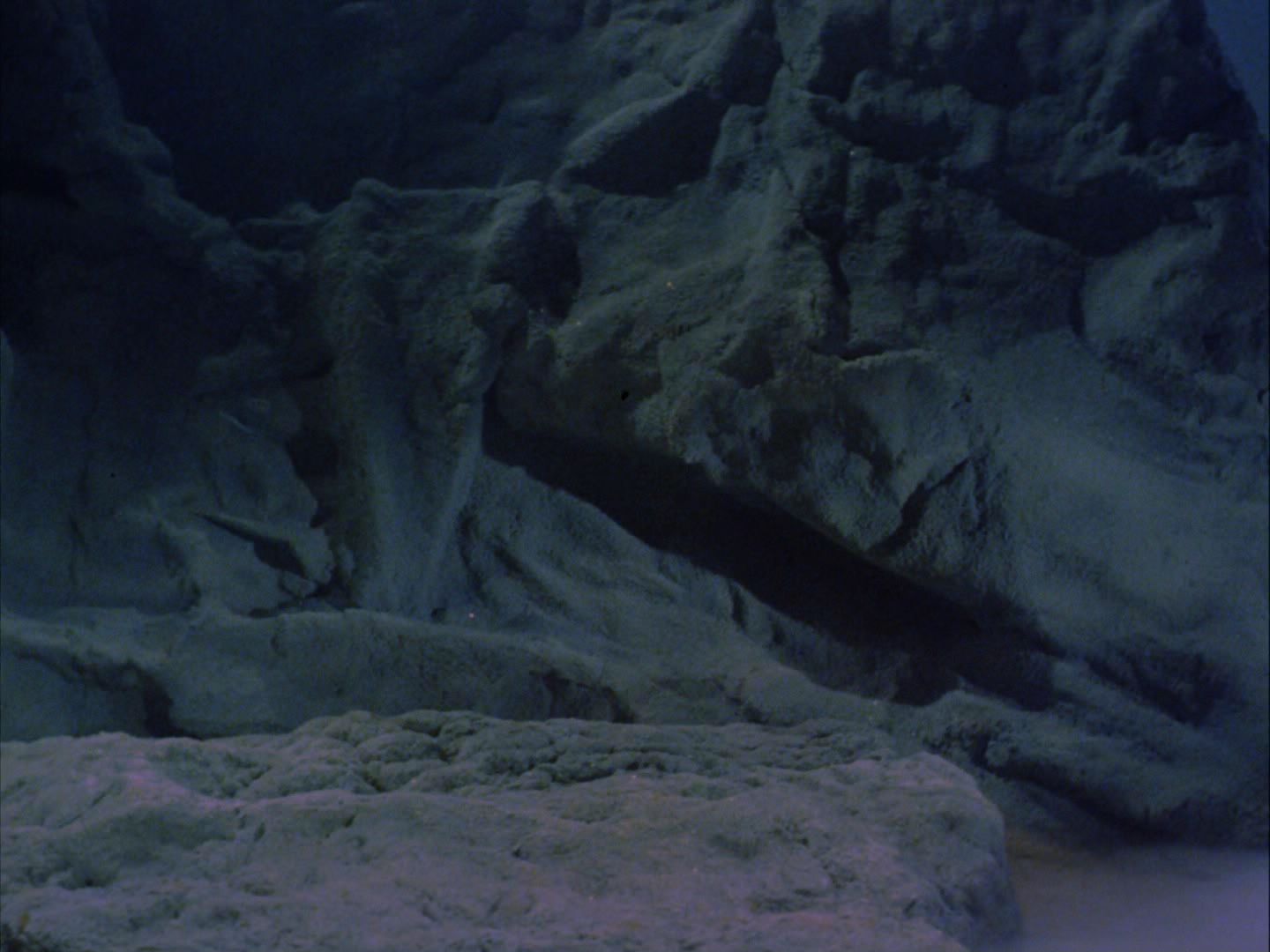 ariane179254_StarTrek_2x07_Catspaw_0236.jpg