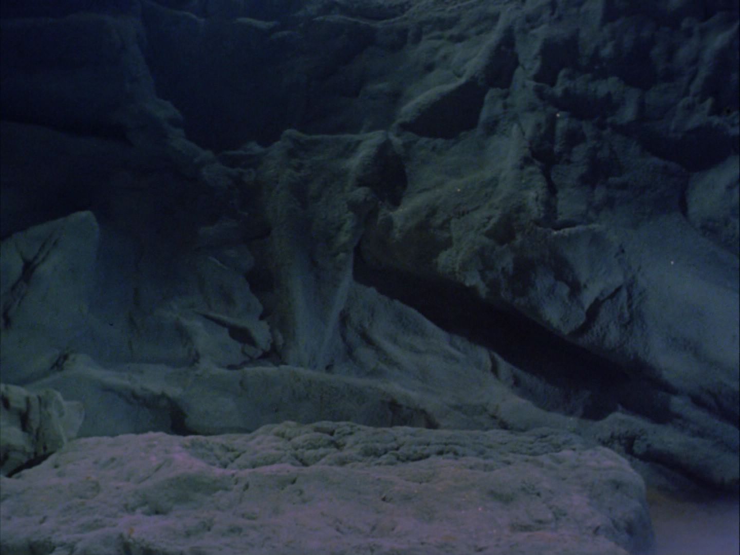 ariane179254_StarTrek_2x07_Catspaw_0239.jpg