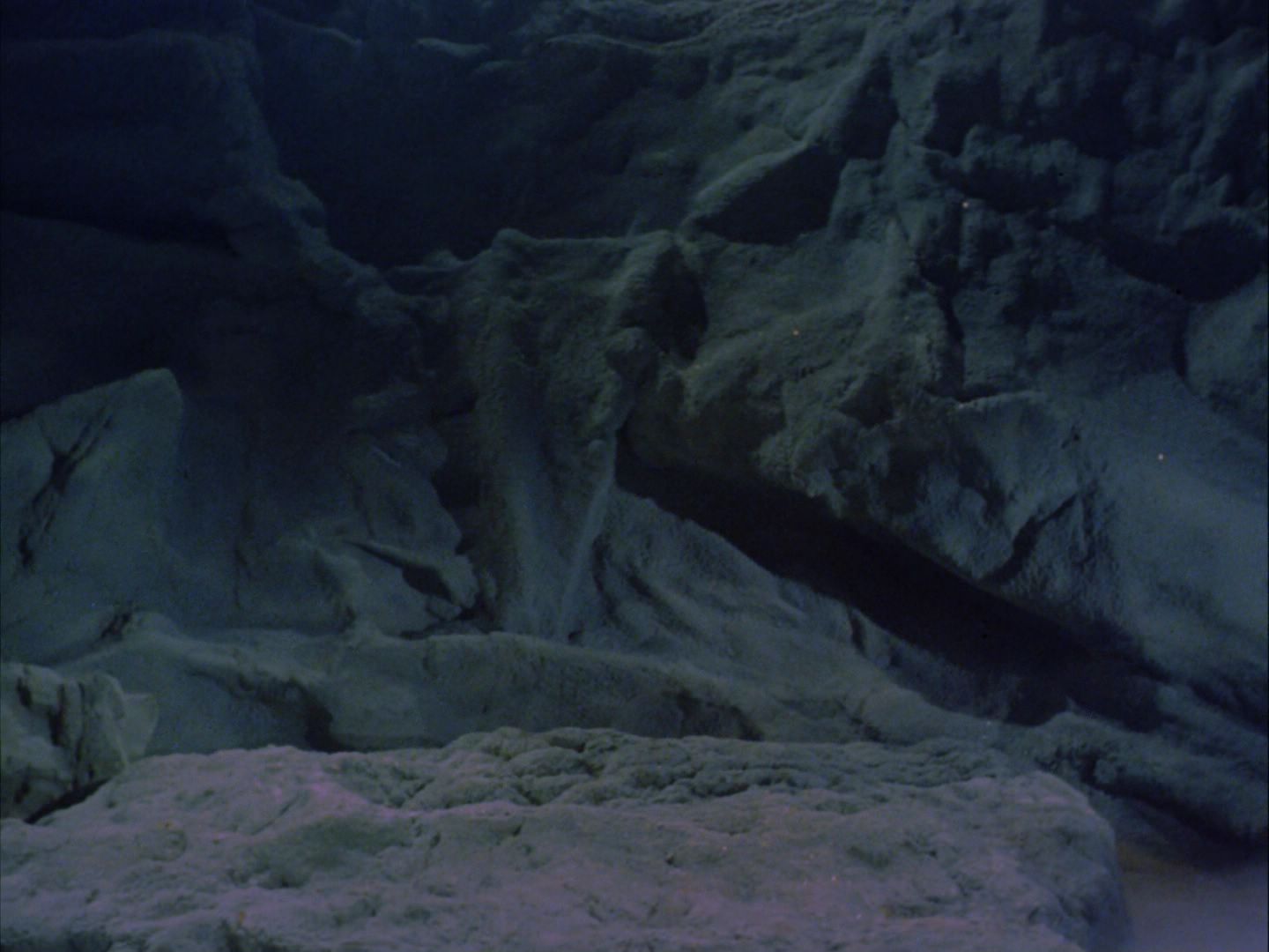 ariane179254_StarTrek_2x07_Catspaw_0240.jpg