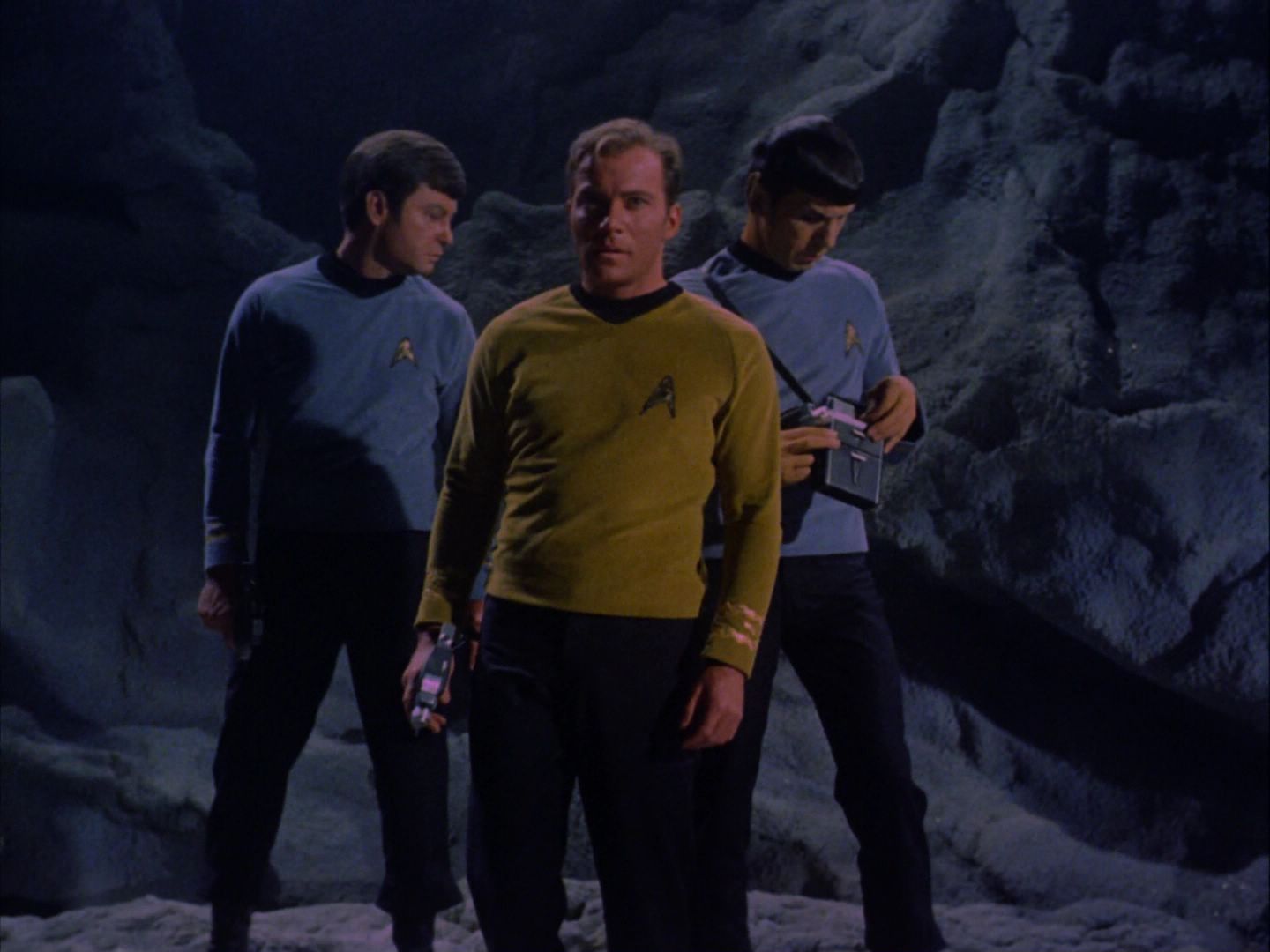 ariane179254_StarTrek_2x07_Catspaw_0253.jpg