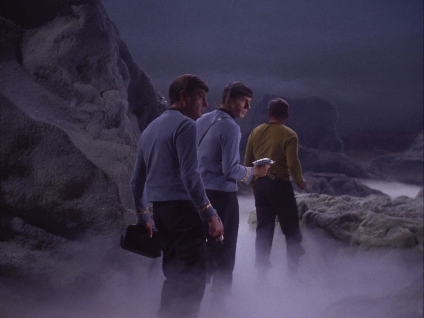 ariane179254_StarTrek_2x07_Catspaw_0300.jpg