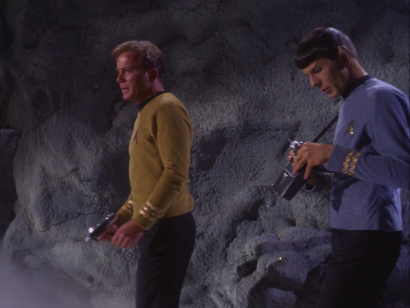 ariane179254_StarTrek_2x07_Catspaw_0306.jpg