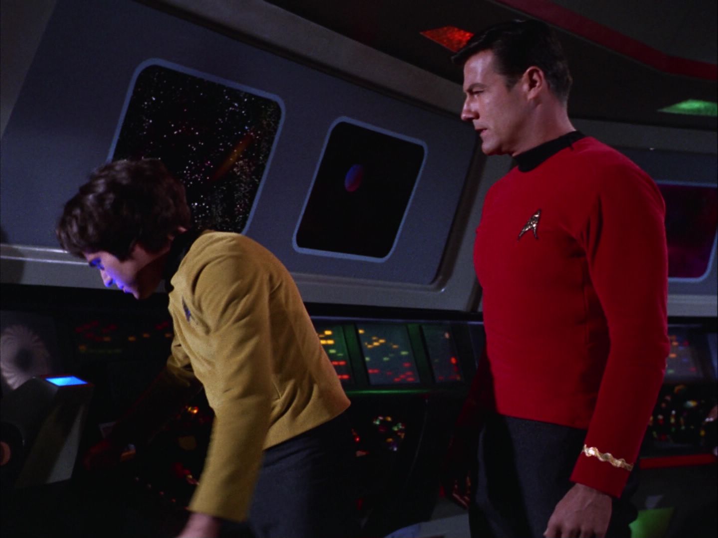 ariane179254_StarTrek_2x07_Catspaw_0339.jpg