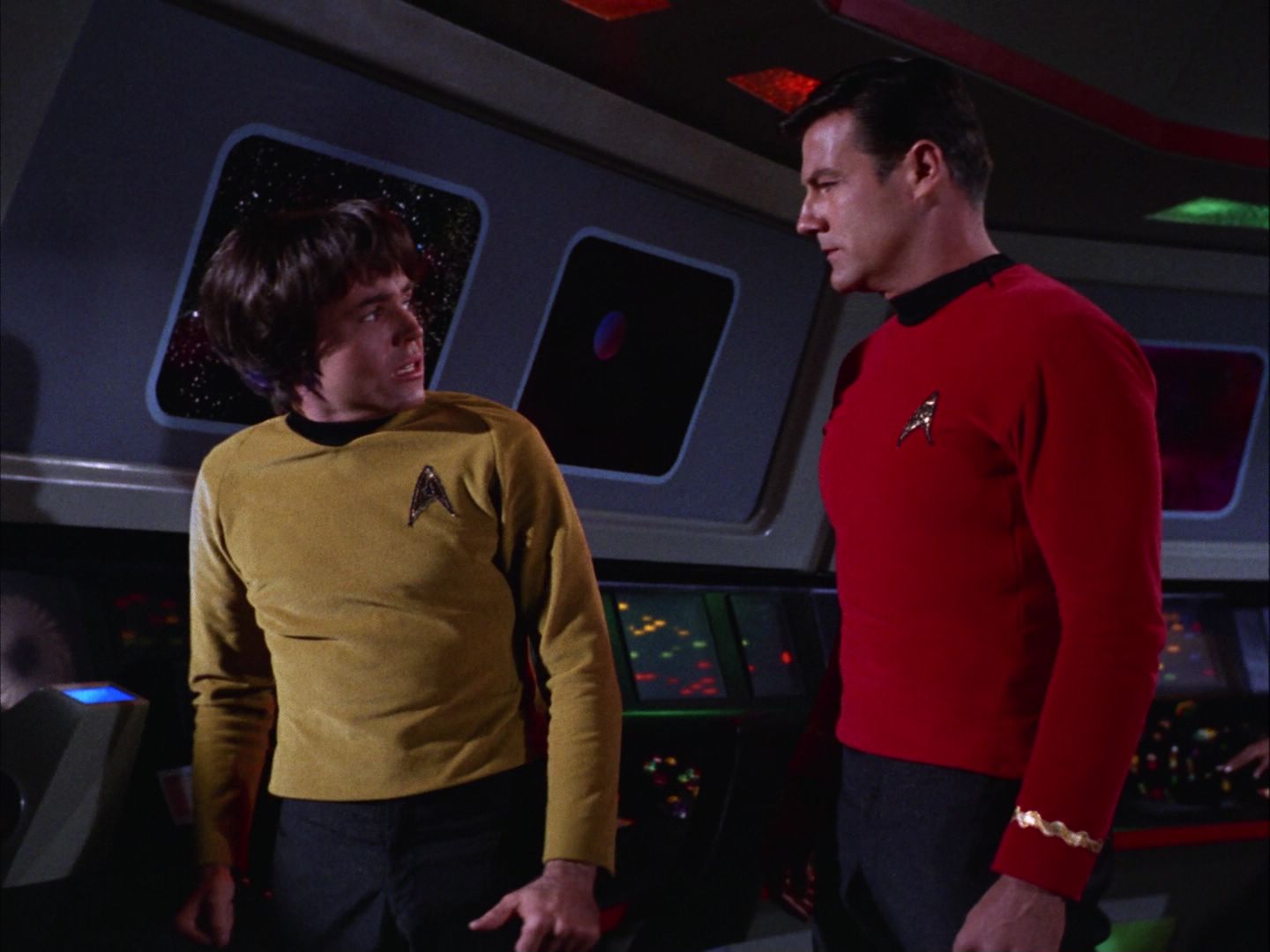 ariane179254_StarTrek_2x07_Catspaw_0340.jpg