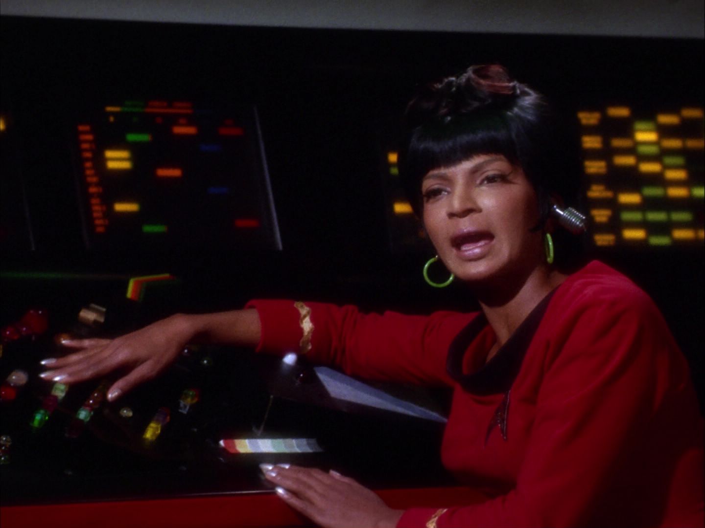 ariane179254_StarTrek_2x07_Catspaw_0353.jpg