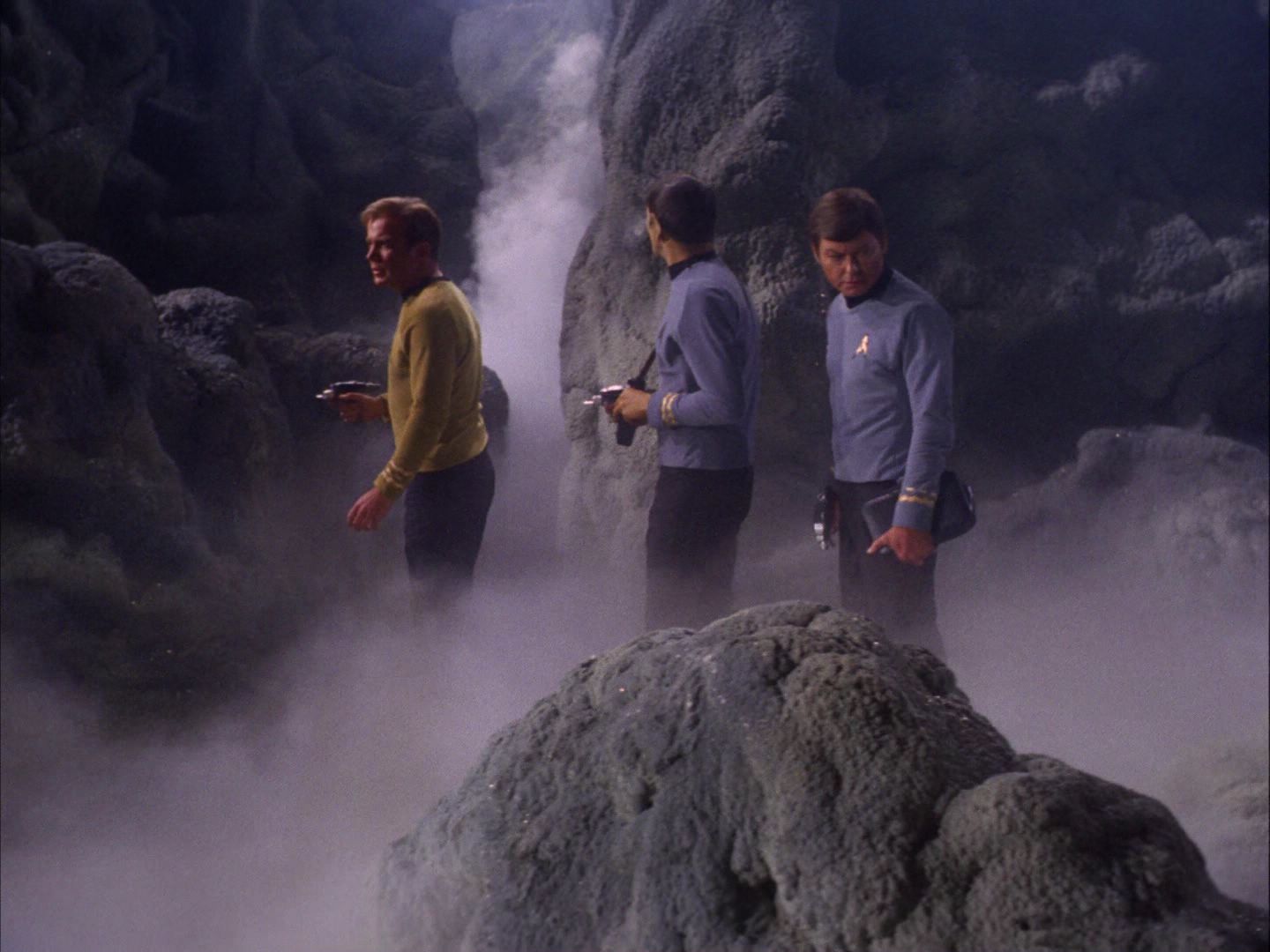 ariane179254_StarTrek_2x07_Catspaw_0380.jpg