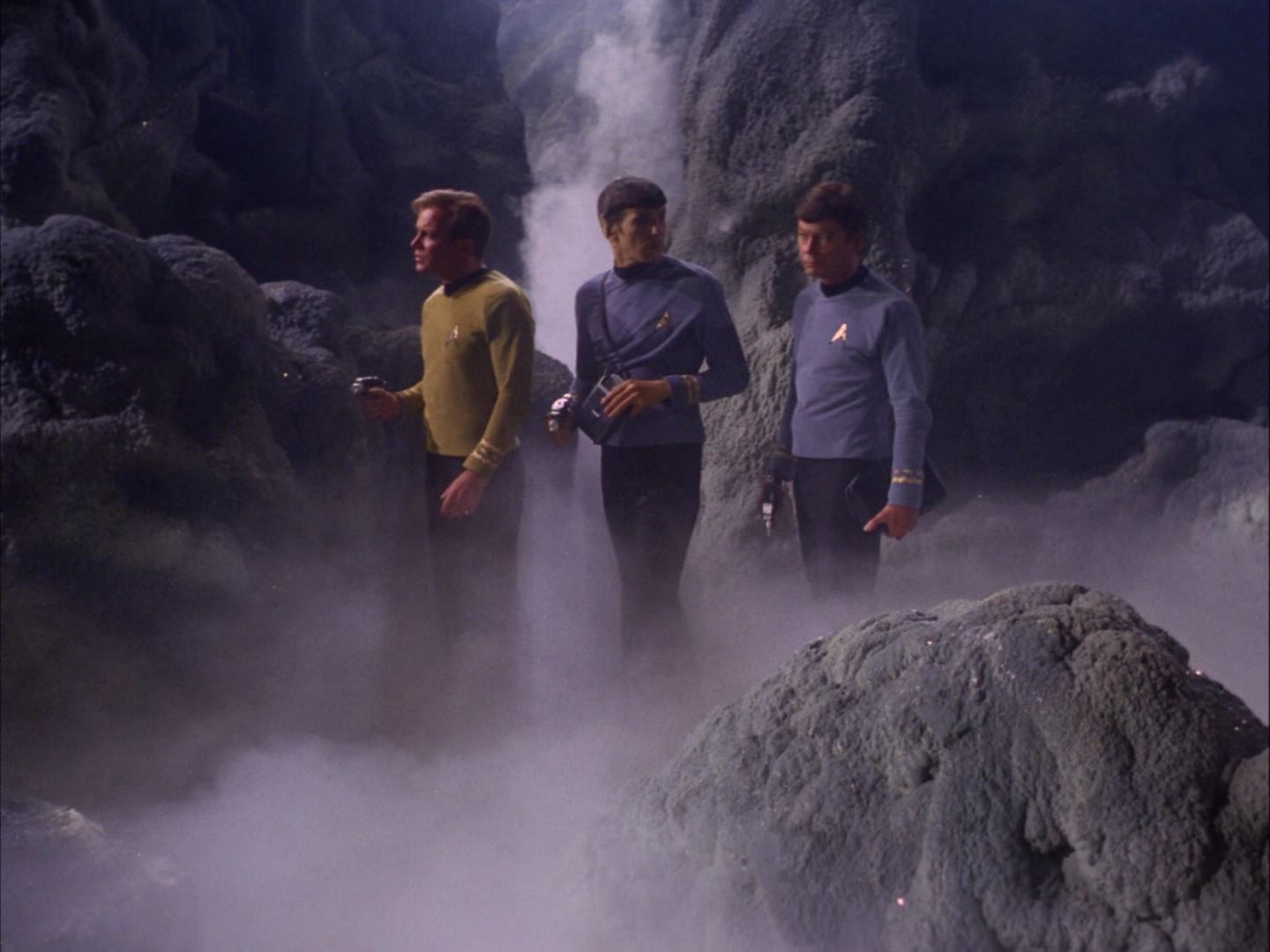ariane179254_StarTrek_2x07_Catspaw_0383.jpg