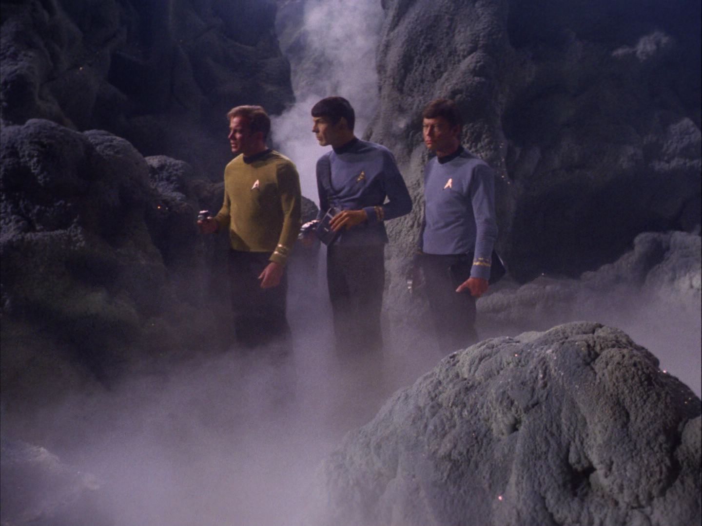 ariane179254_StarTrek_2x07_Catspaw_0386.jpg