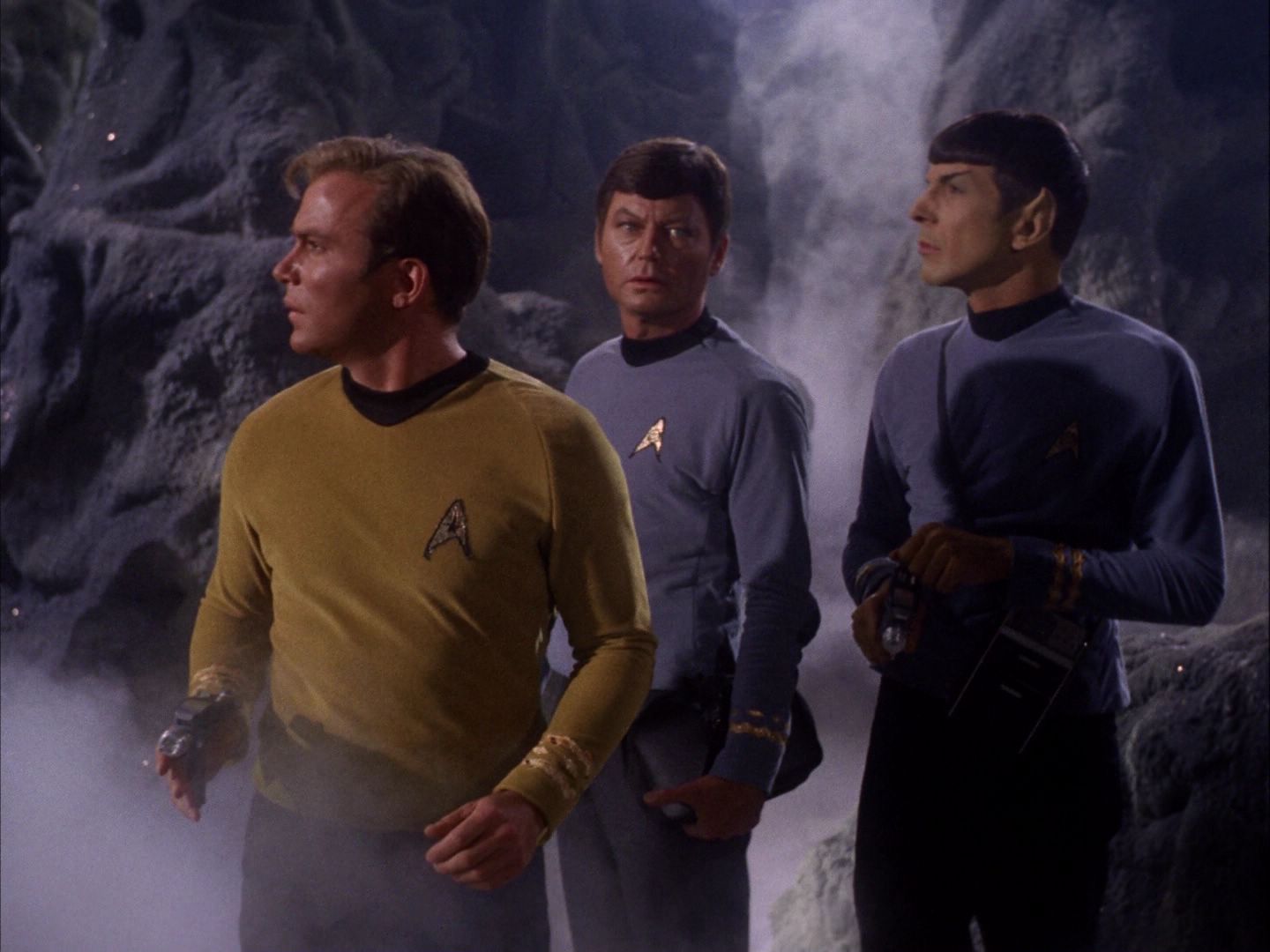ariane179254_StarTrek_2x07_Catspaw_0408.jpg