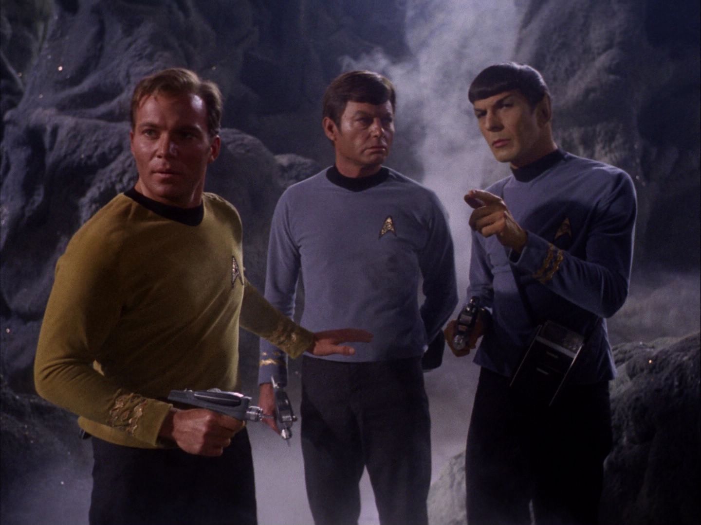 ariane179254_StarTrek_2x07_Catspaw_0418.jpg