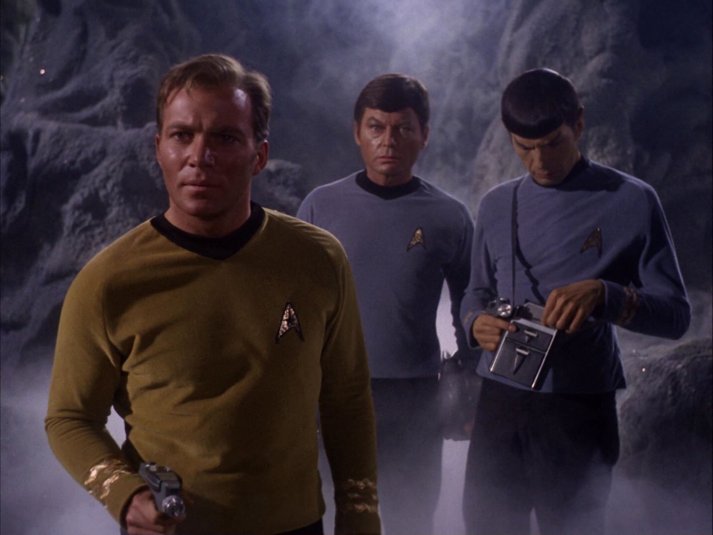 ariane179254_StarTrek_2x07_Catspaw_0462.jpg