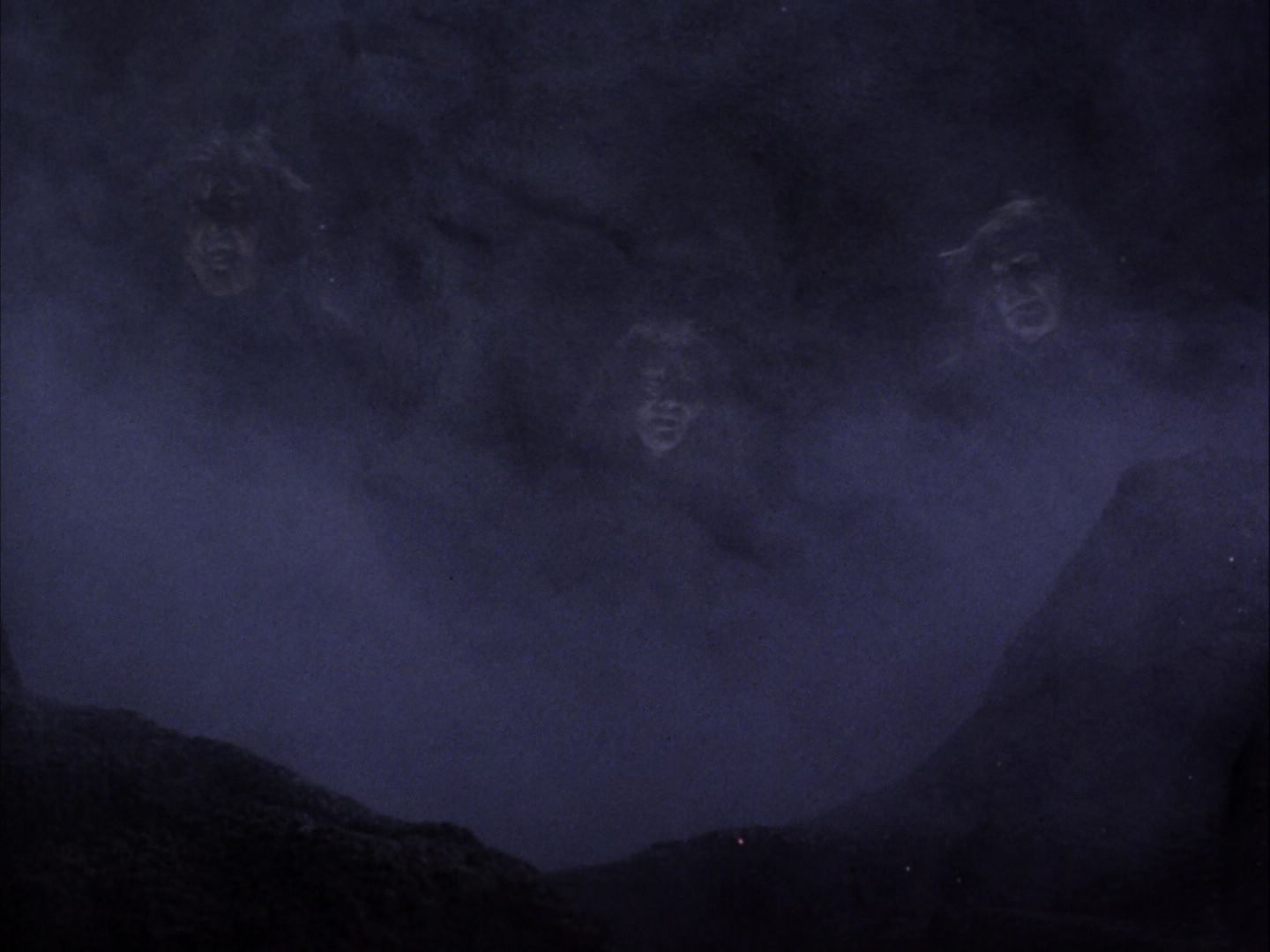 ariane179254_StarTrek_2x07_Catspaw_0498.jpg
