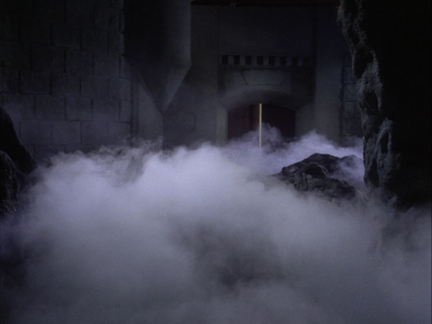 ariane179254_StarTrek_2x07_Catspaw_0601.jpg