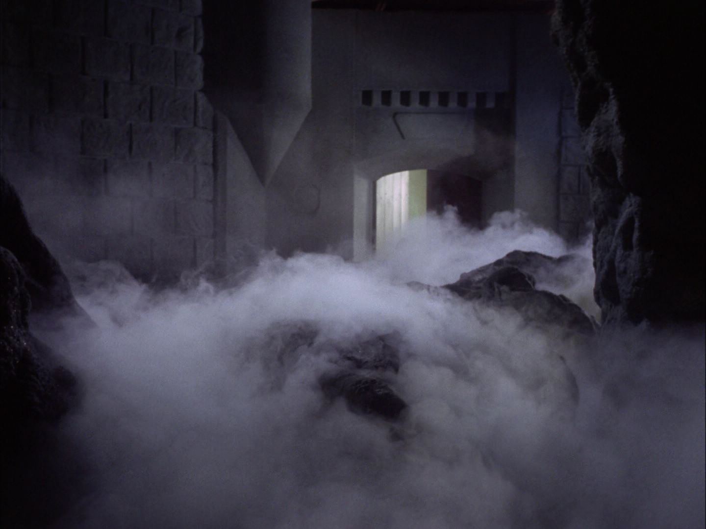 ariane179254_StarTrek_2x07_Catspaw_0605.jpg