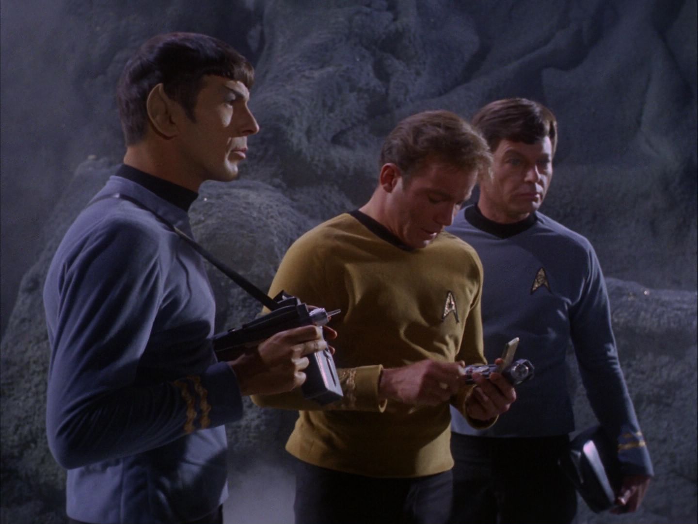 ariane179254_StarTrek_2x07_Catspaw_0627.jpg