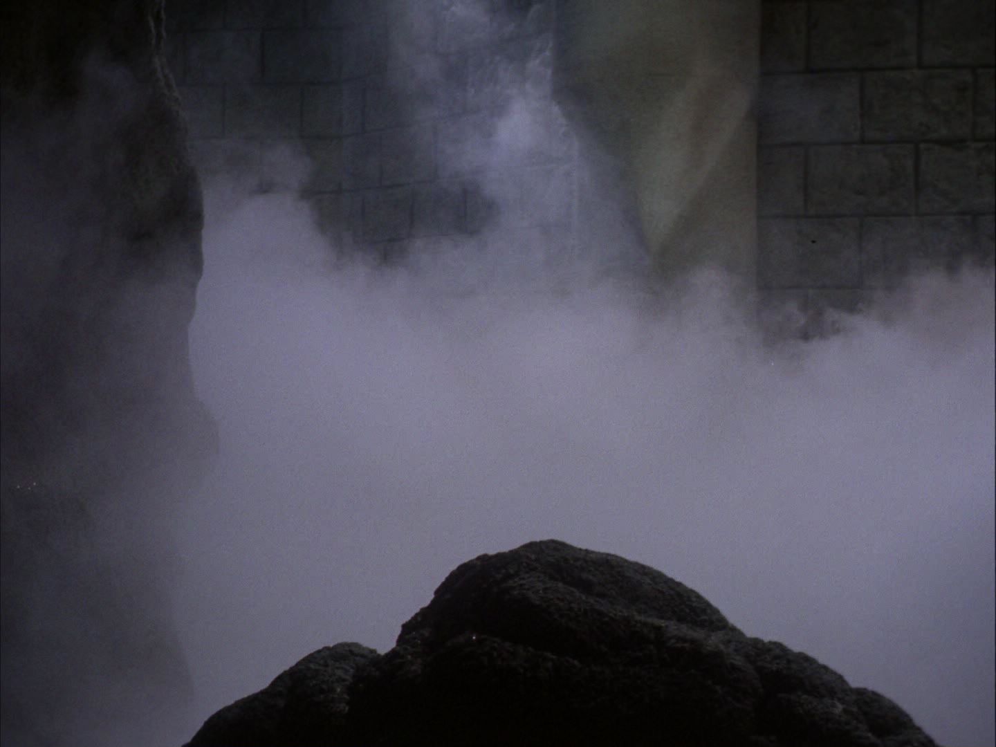 ariane179254_StarTrek_2x07_Catspaw_0683.jpg