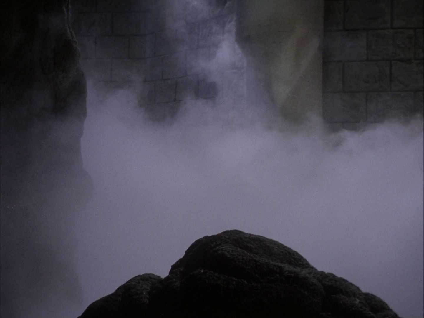 ariane179254_StarTrek_2x07_Catspaw_0684.jpg