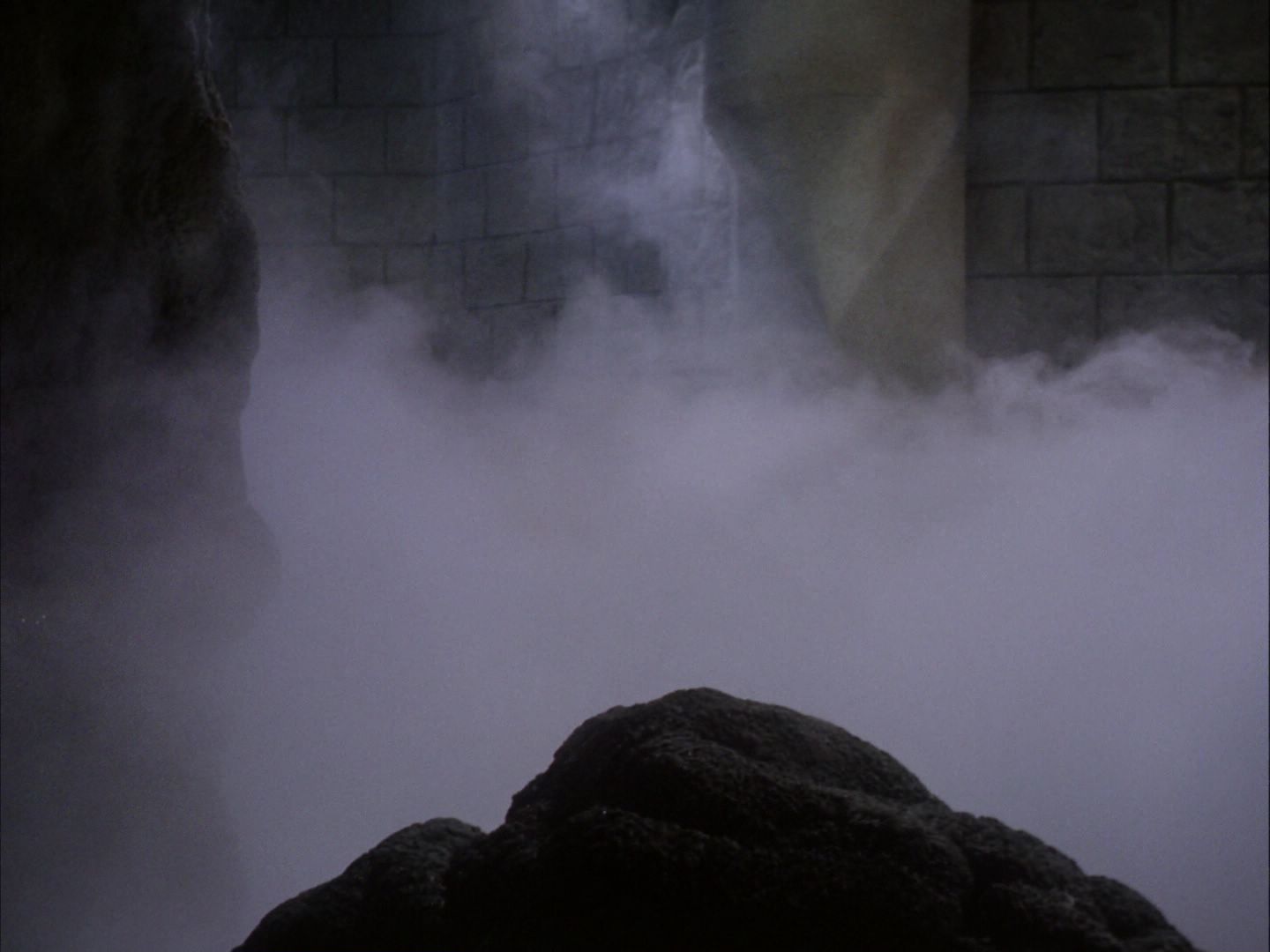 ariane179254_StarTrek_2x07_Catspaw_0685.jpg