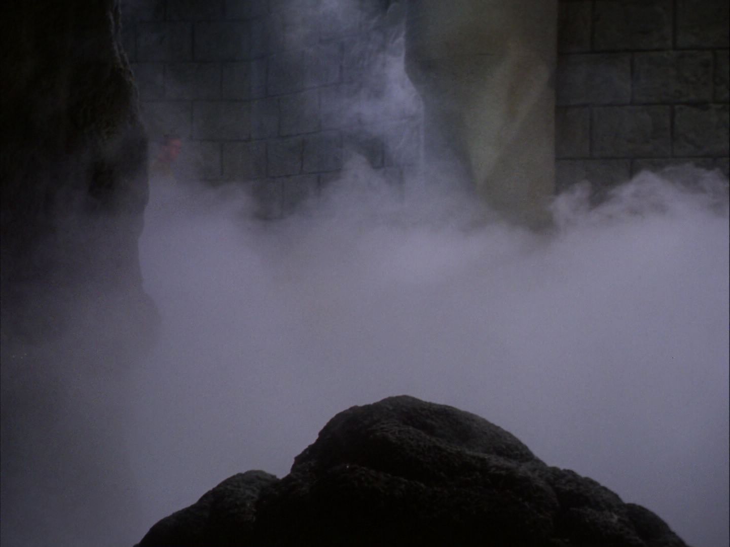 ariane179254_StarTrek_2x07_Catspaw_0686.jpg