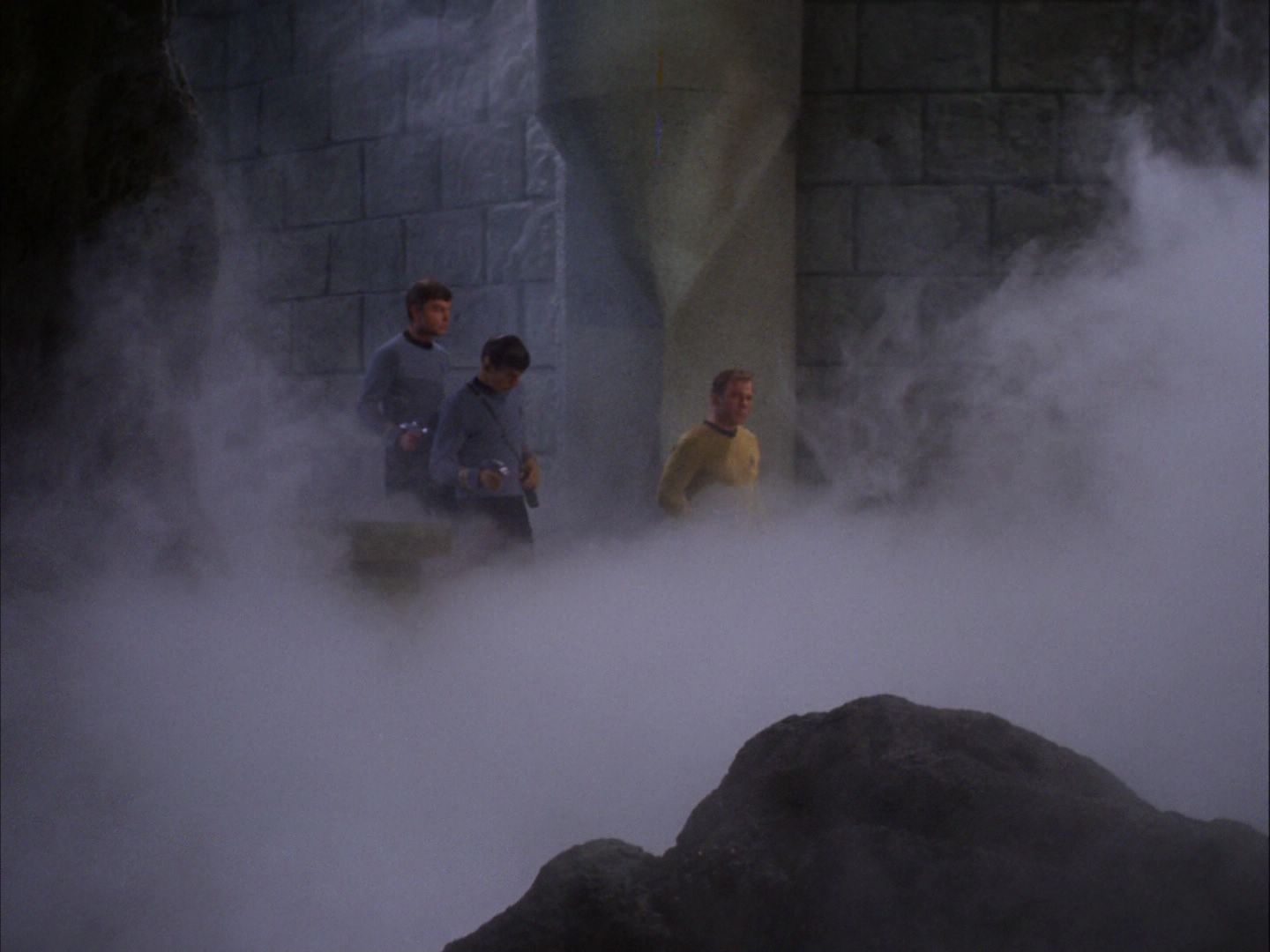 ariane179254_StarTrek_2x07_Catspaw_0701.jpg