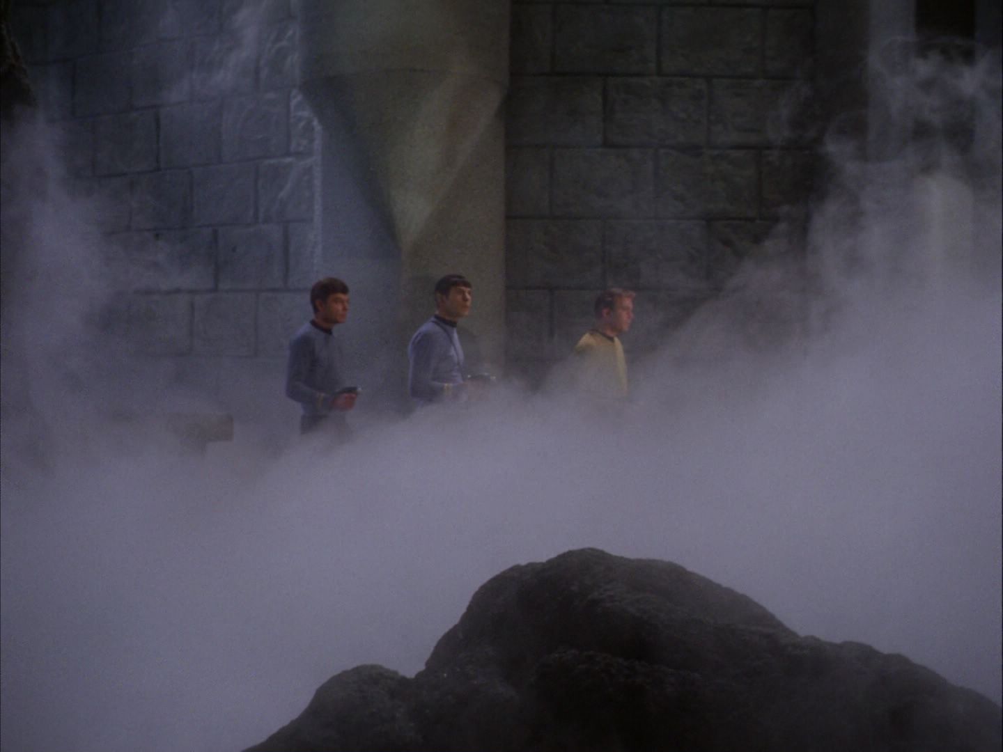 ariane179254_StarTrek_2x07_Catspaw_0704.jpg