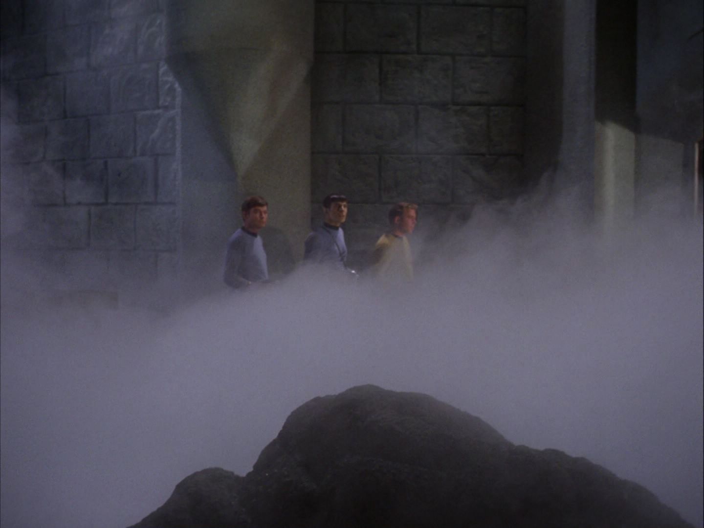 ariane179254_StarTrek_2x07_Catspaw_0706.jpg