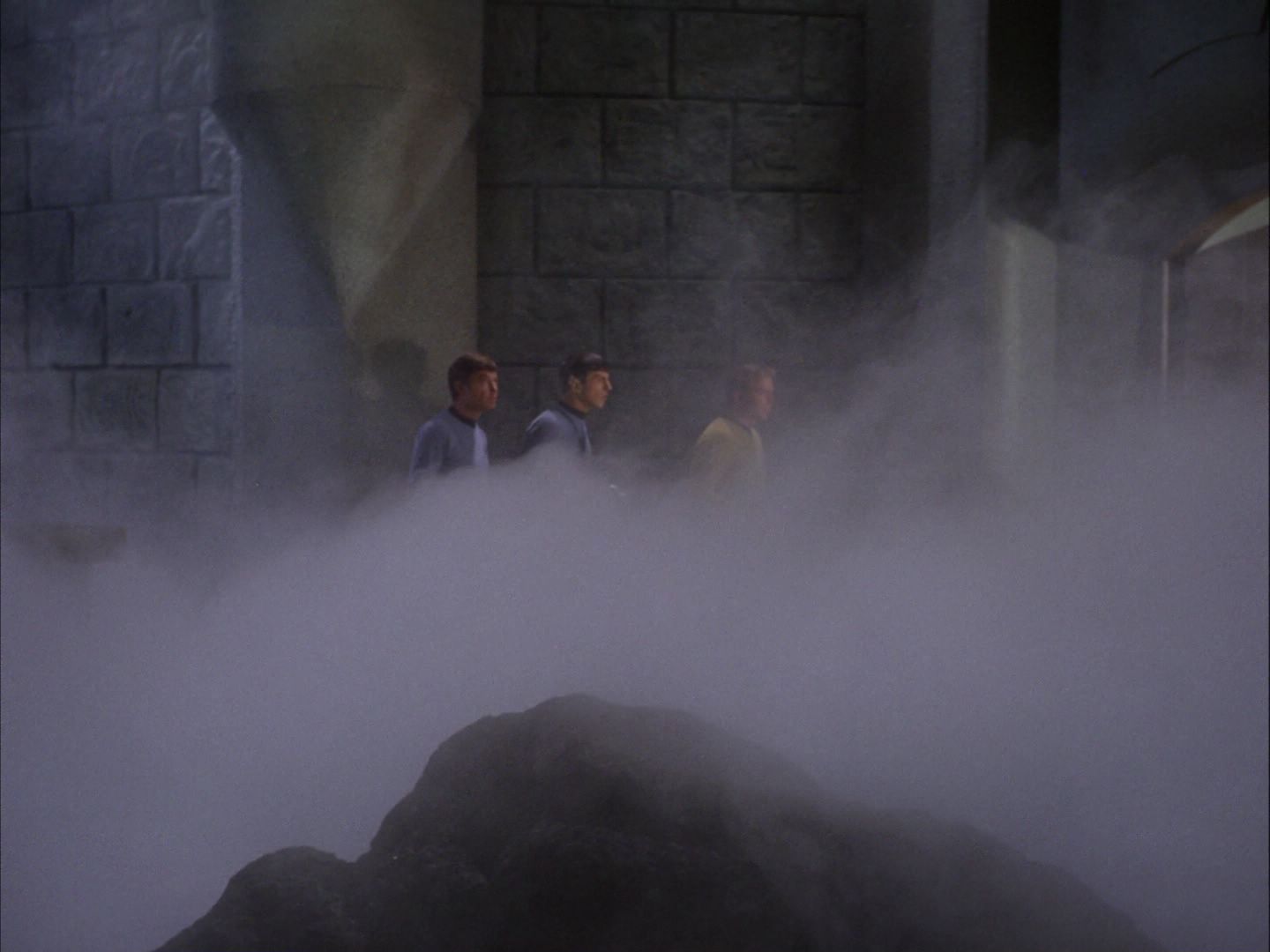 ariane179254_StarTrek_2x07_Catspaw_0708.jpg