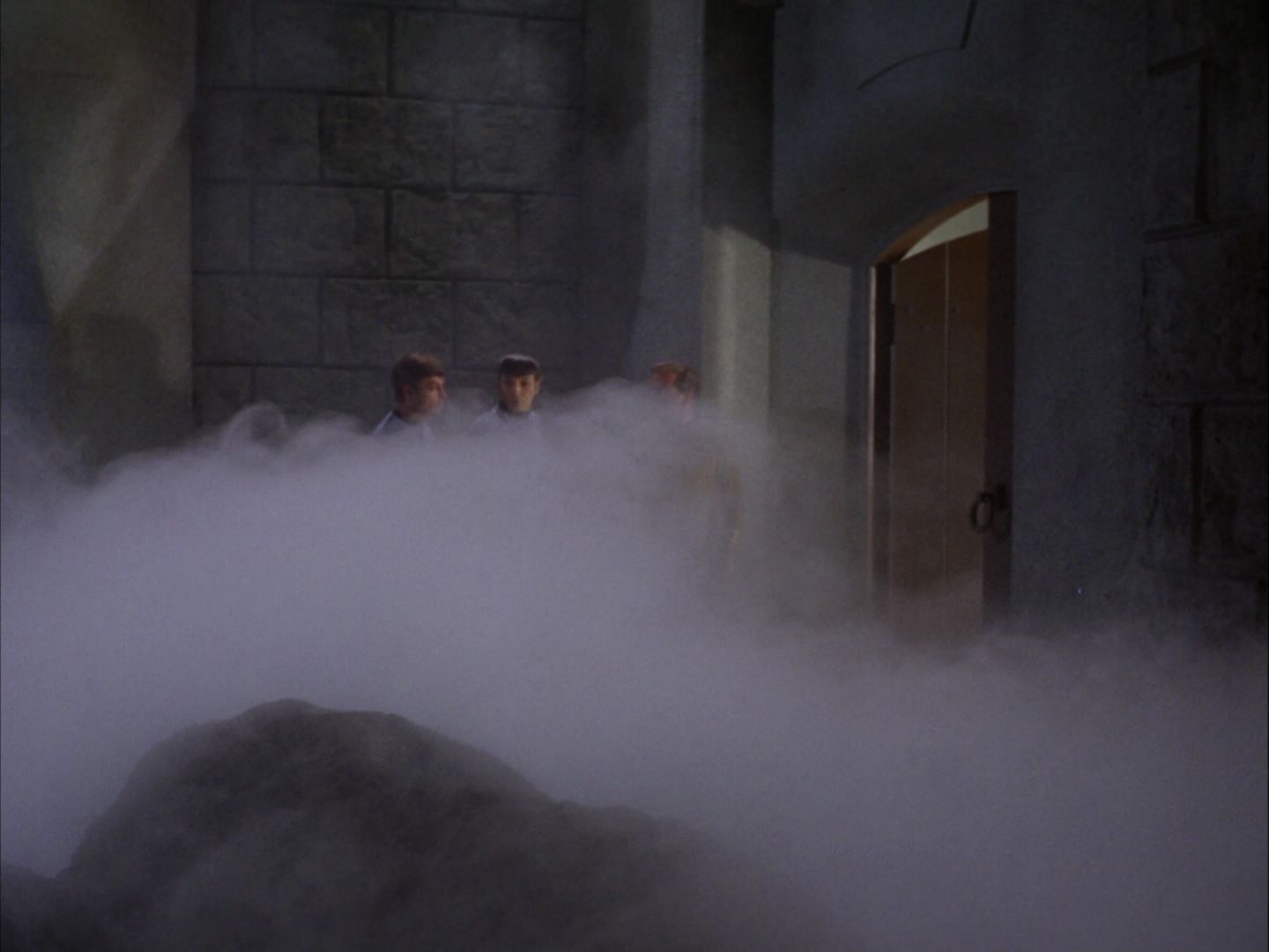 ariane179254_StarTrek_2x07_Catspaw_0717.jpg