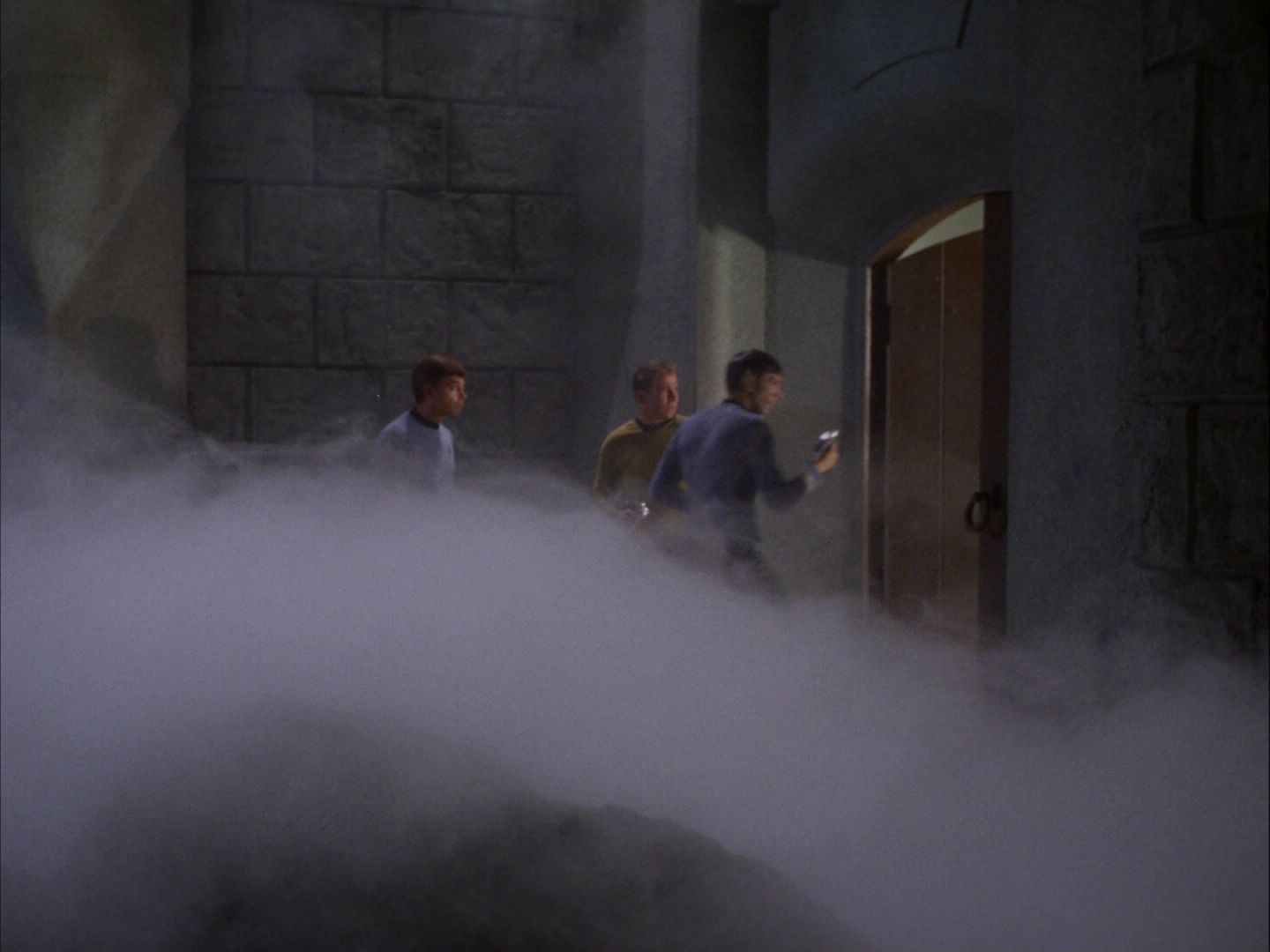 ariane179254_StarTrek_2x07_Catspaw_0721.jpg