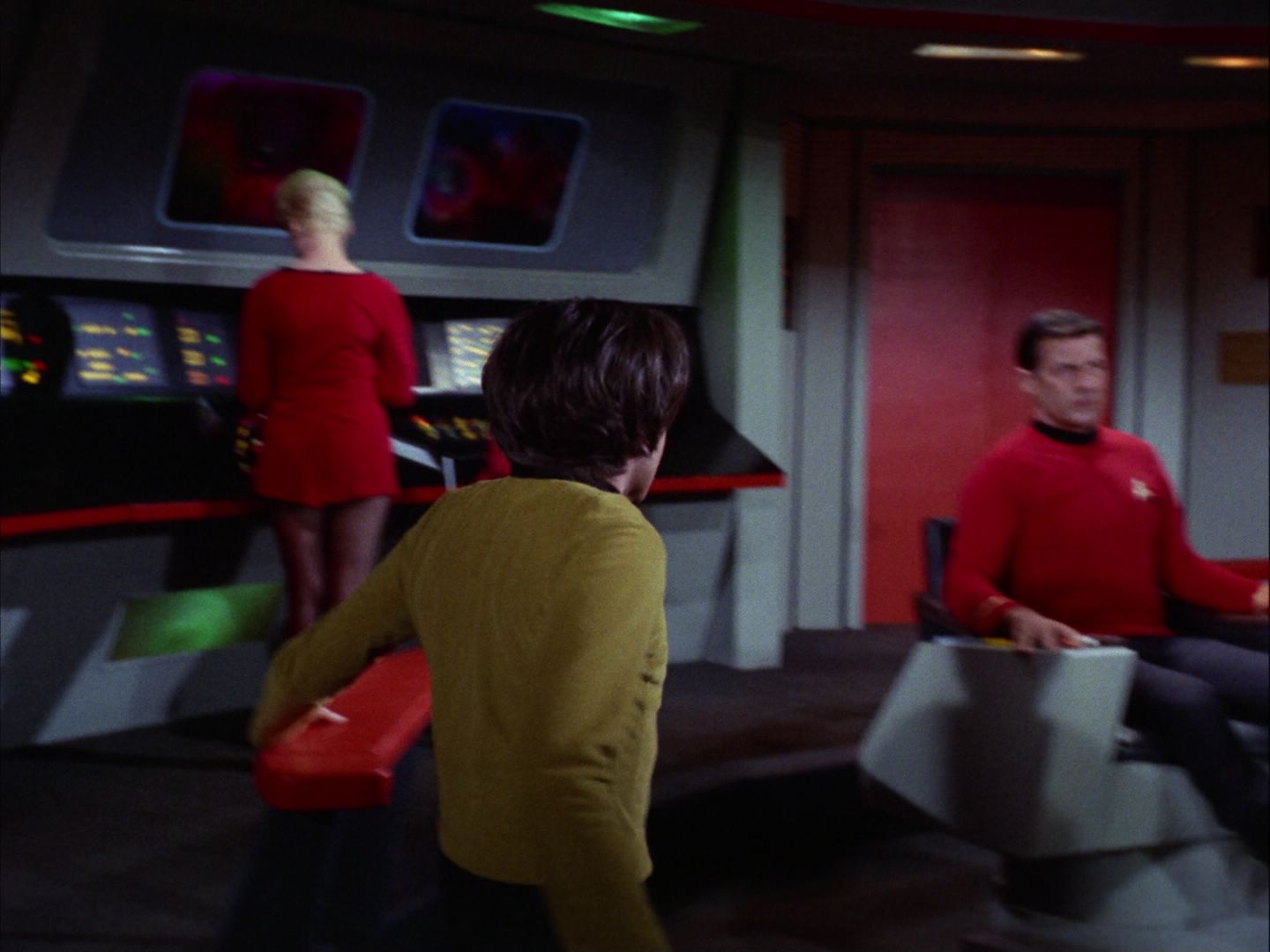 ariane179254_StarTrek_2x07_Catspaw_0791.jpg