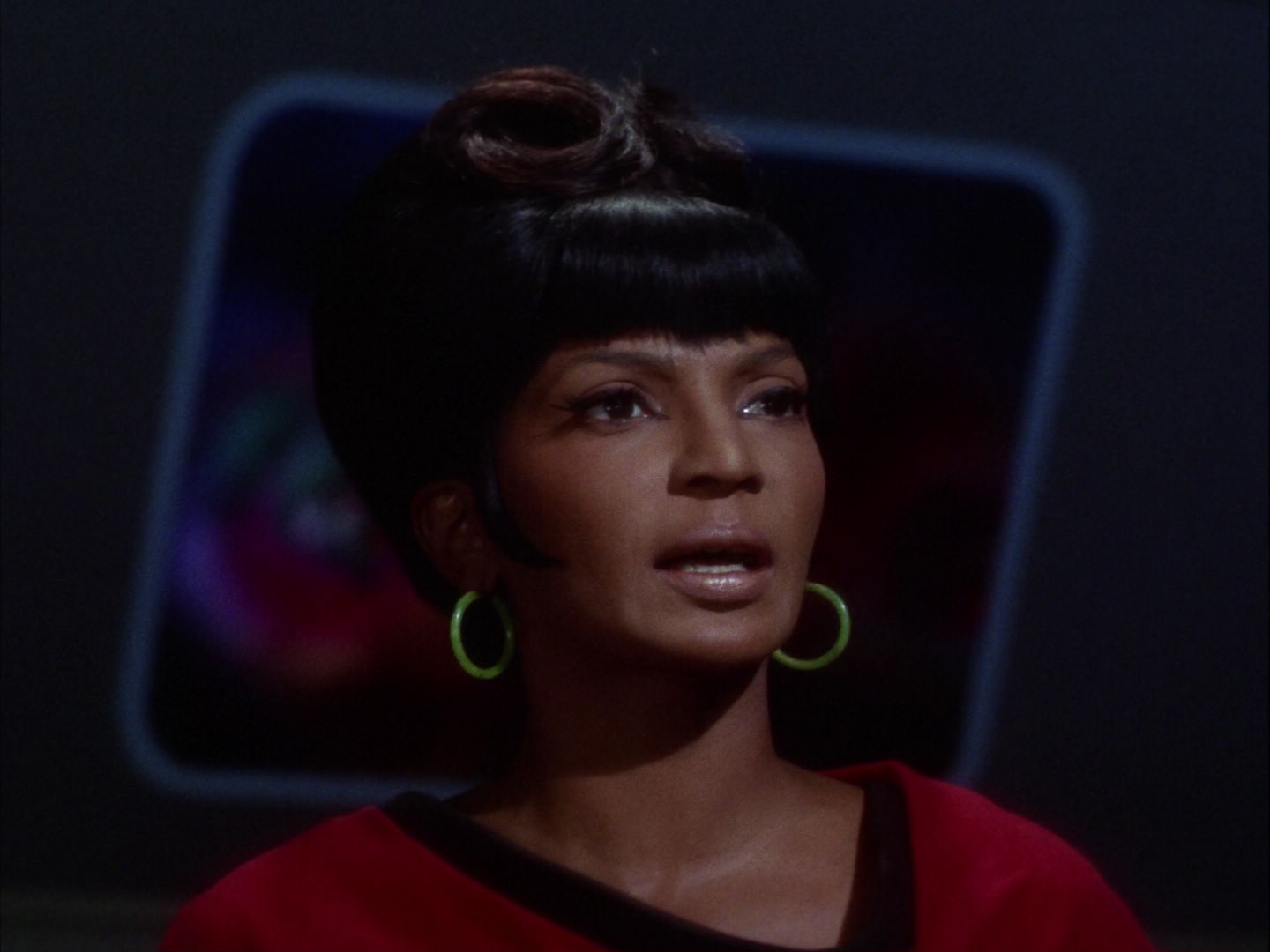 ariane179254_StarTrek_2x07_Catspaw_0803.jpg