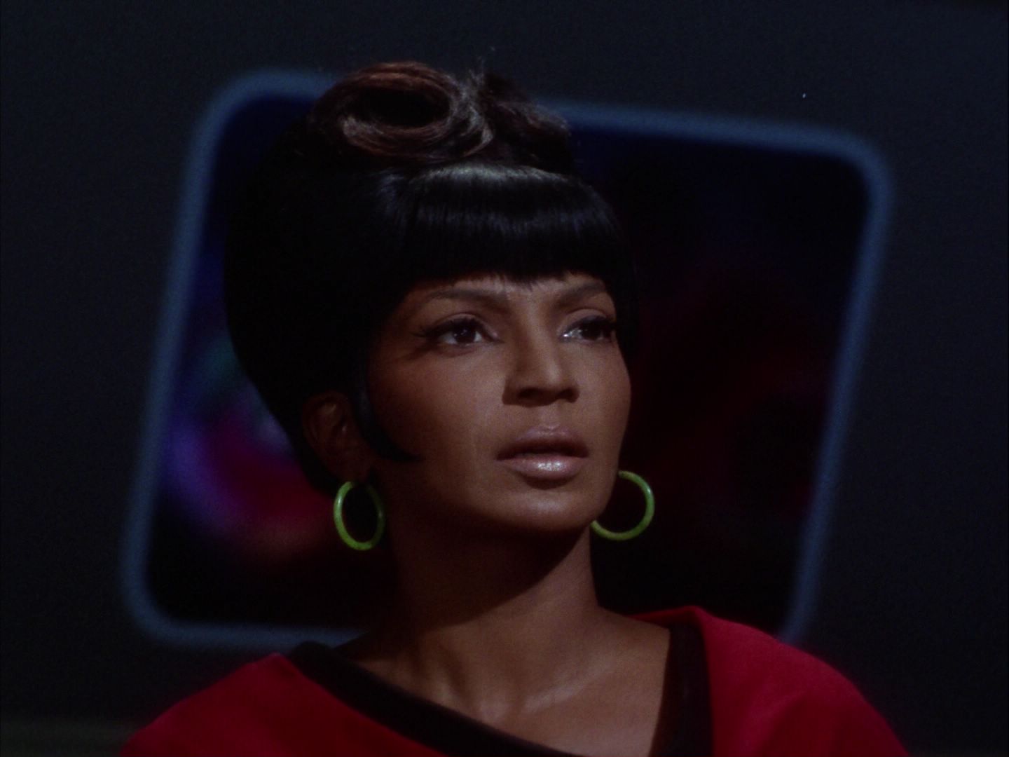 ariane179254_StarTrek_2x07_Catspaw_0809.jpg