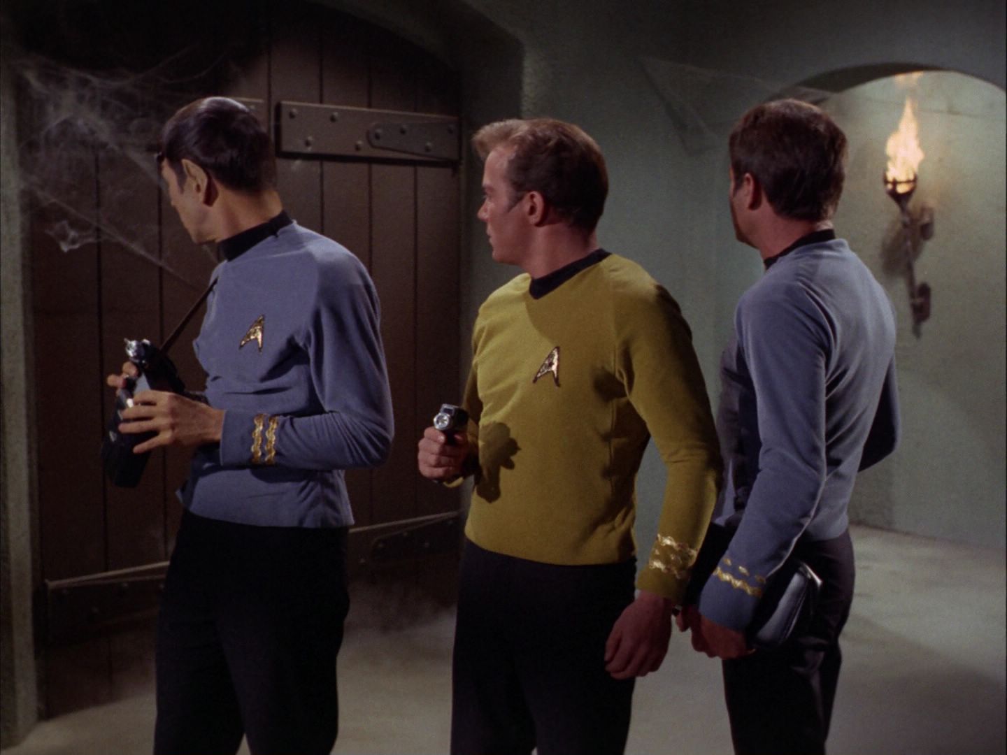 ariane179254_StarTrek_2x07_Catspaw_0845.jpg