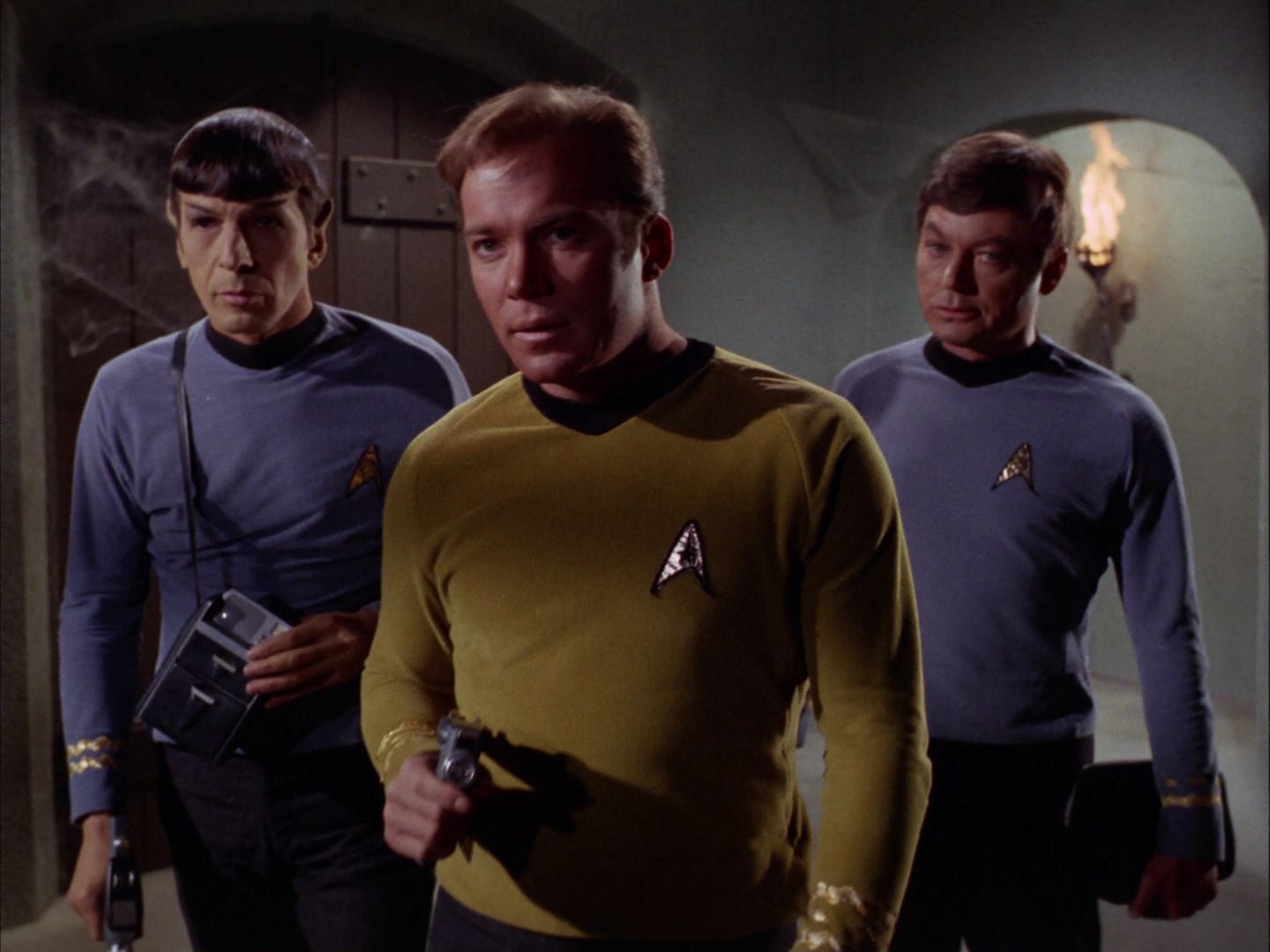 ariane179254_StarTrek_2x07_Catspaw_0855.jpg