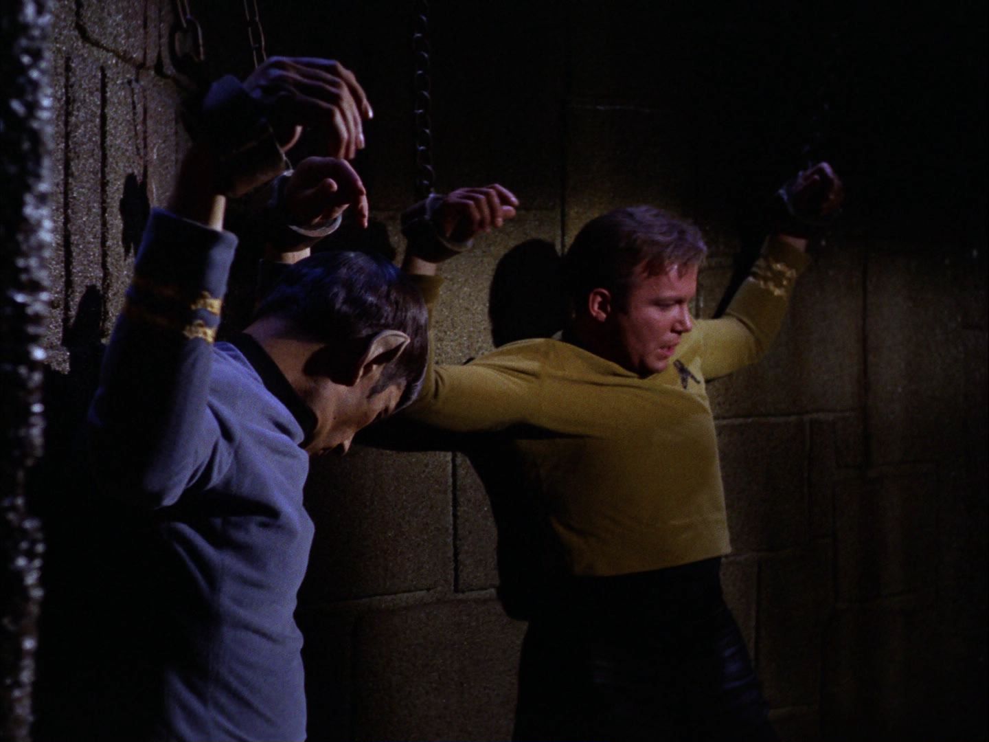ariane179254_StarTrek_2x07_Catspaw_0928.jpg