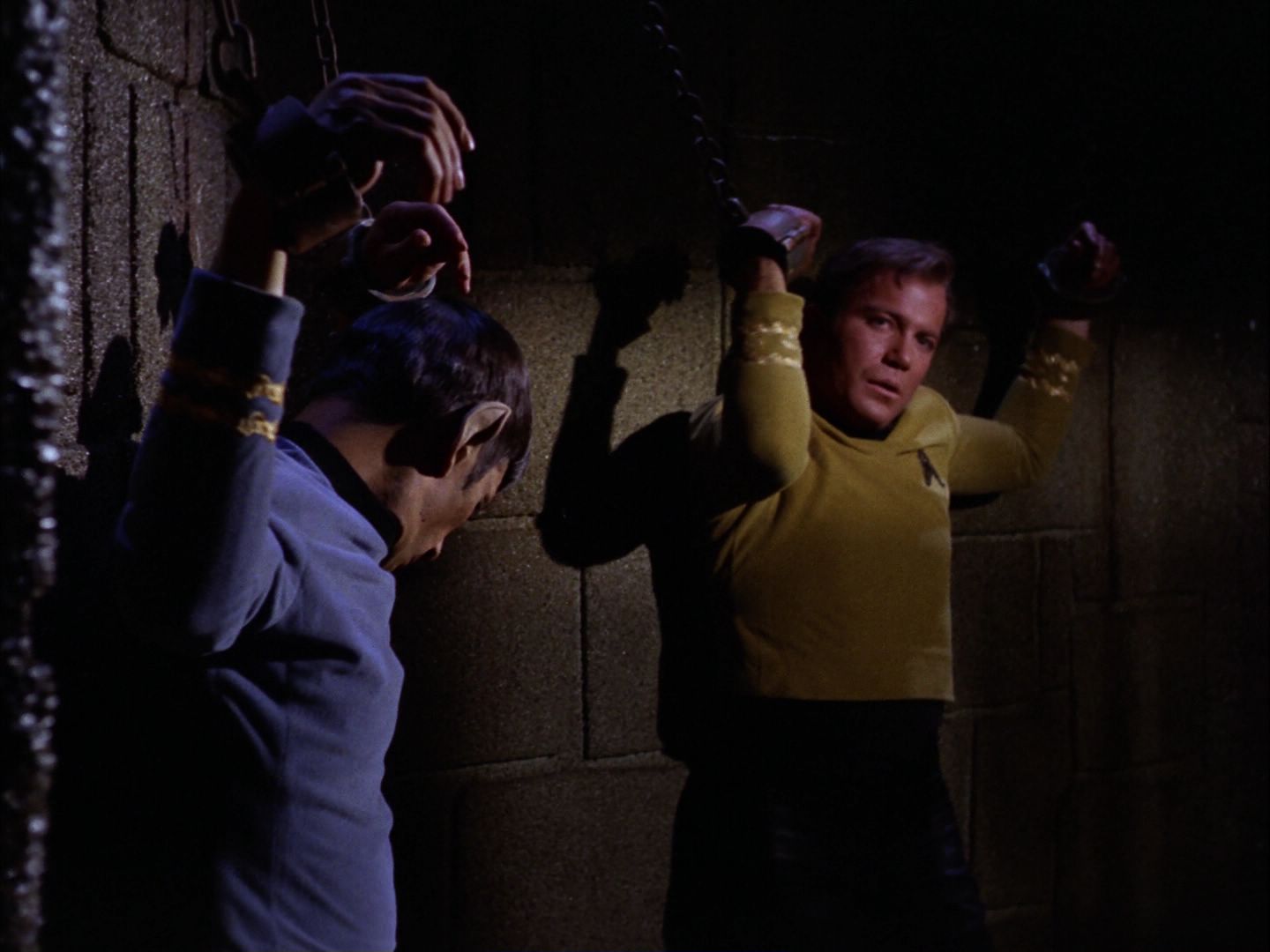 ariane179254_StarTrek_2x07_Catspaw_0929.jpg