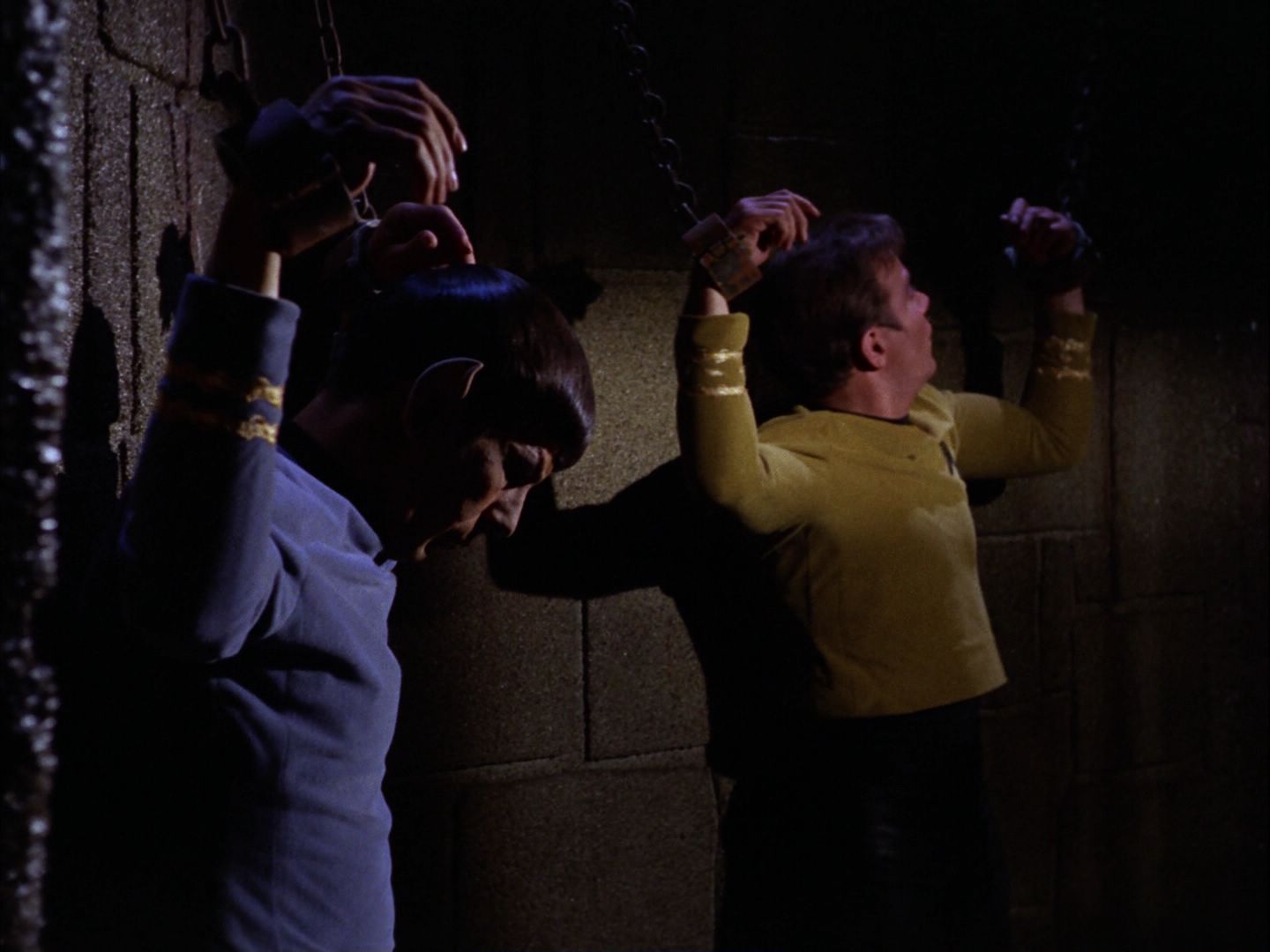 ariane179254_StarTrek_2x07_Catspaw_0933.jpg