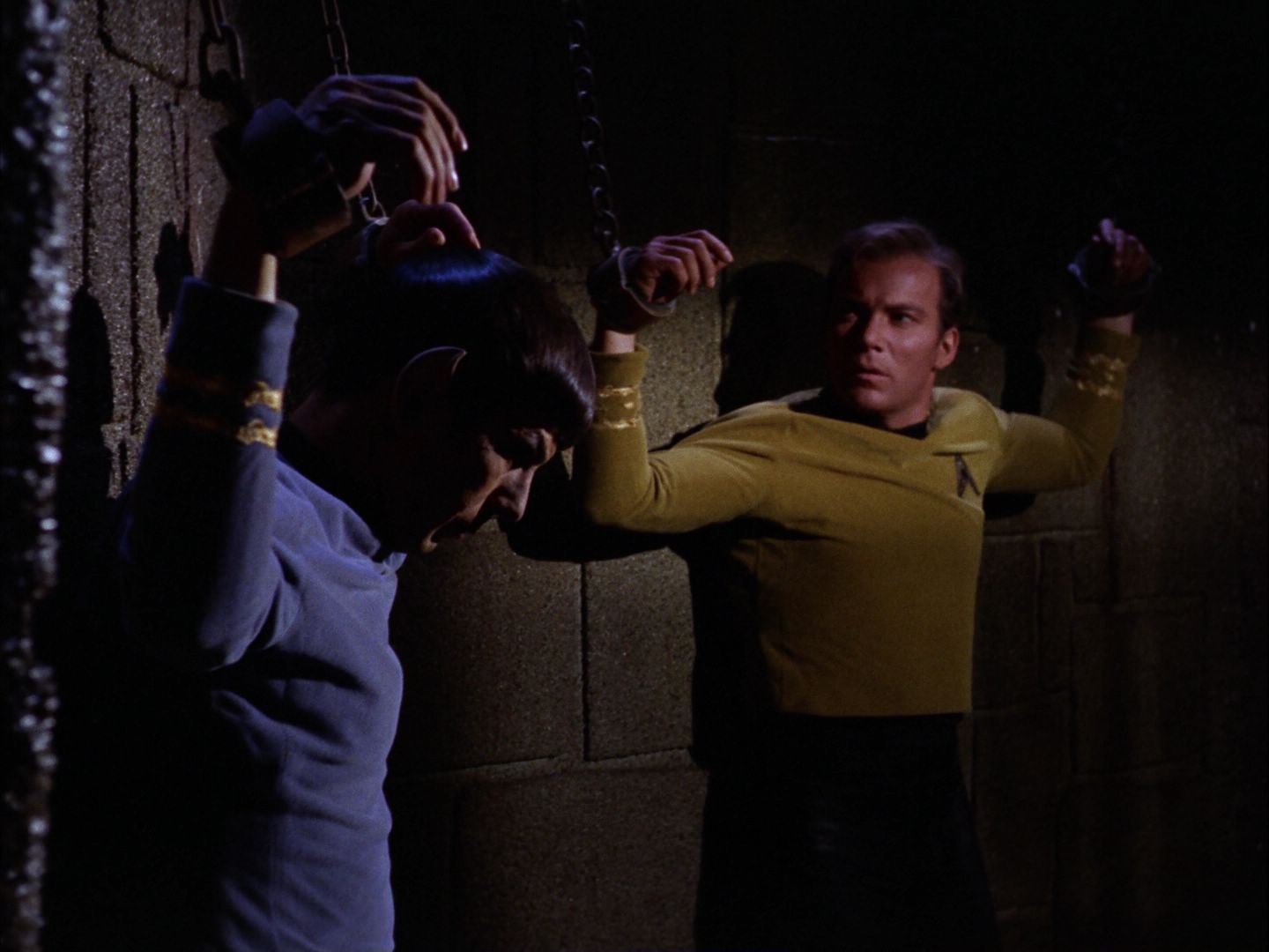 ariane179254_StarTrek_2x07_Catspaw_0934.jpg